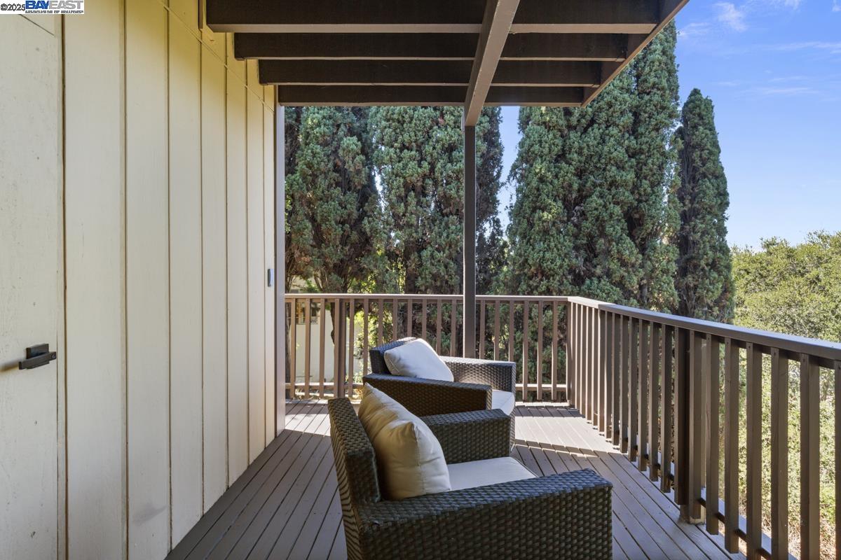 Detail Gallery Image 44 of 58 For 10336 Greenview Dr, Oakland,  CA 94605 - 4 Beds | 3 Baths