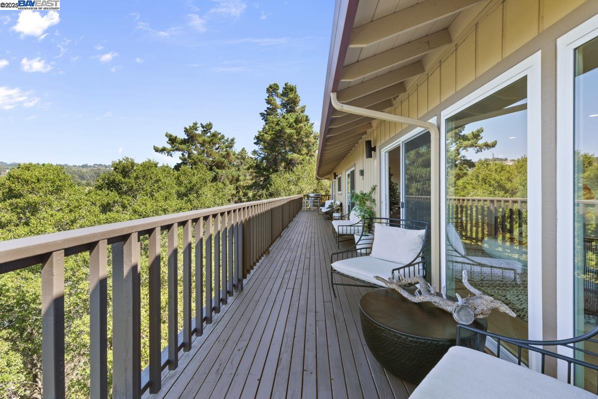 Detail Gallery Image 46 of 58 For 10336 Greenview Dr, Oakland,  CA 94605 - 4 Beds | 3 Baths