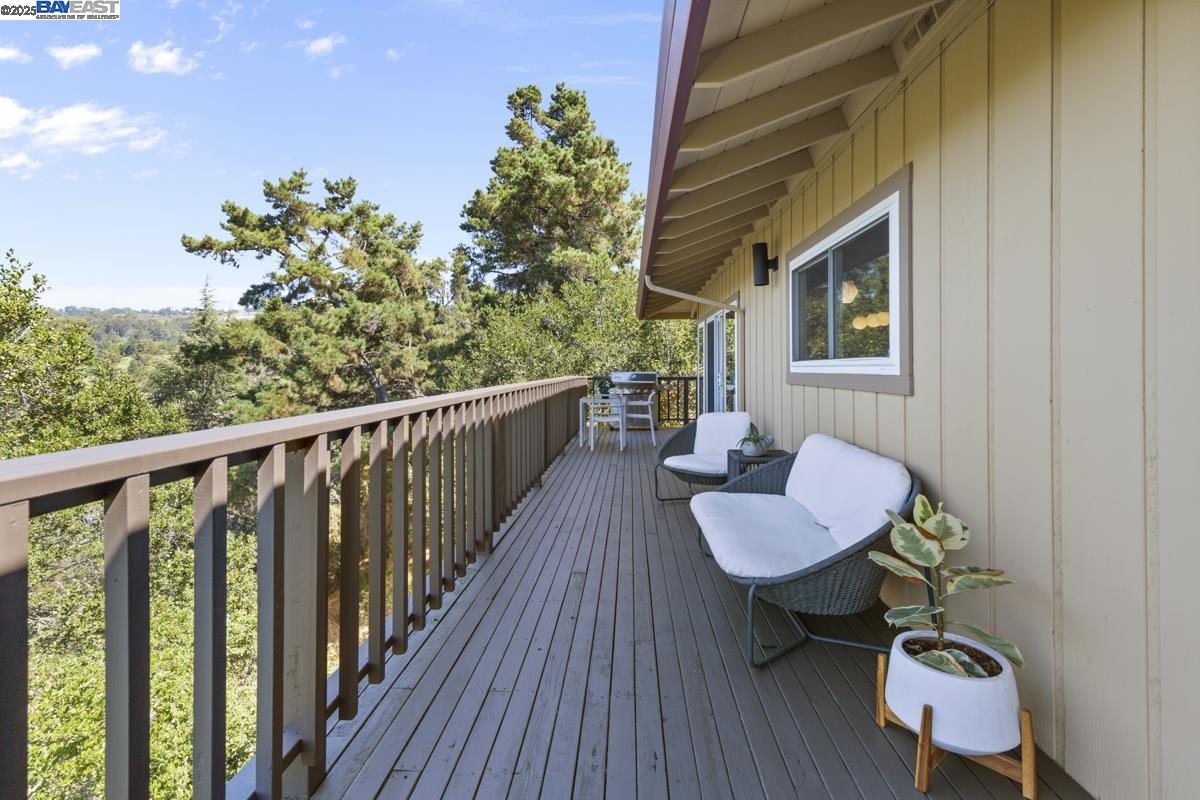 Detail Gallery Image 47 of 58 For 10336 Greenview Dr, Oakland,  CA 94605 - 4 Beds | 3 Baths