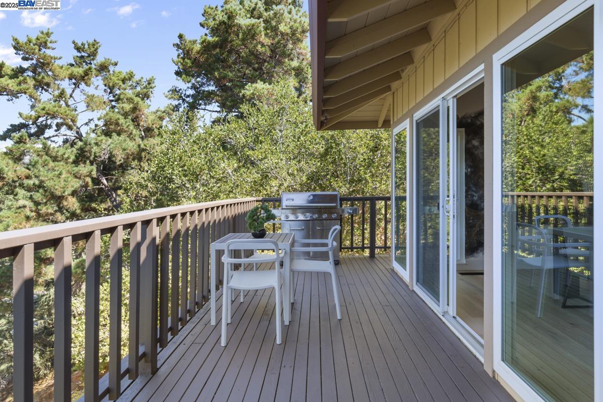 Detail Gallery Image 48 of 58 For 10336 Greenview Dr, Oakland,  CA 94605 - 4 Beds | 3 Baths