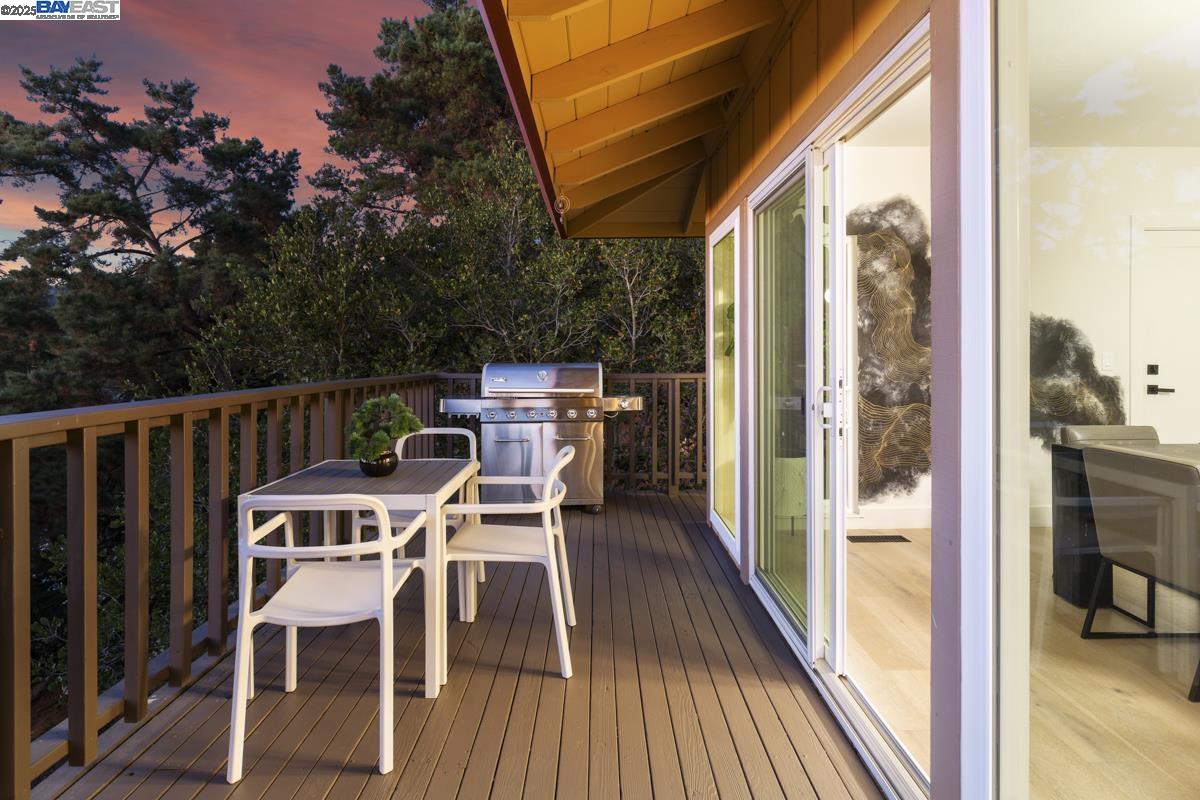 Detail Gallery Image 52 of 58 For 10336 Greenview Dr, Oakland,  CA 94605 - 4 Beds | 3 Baths