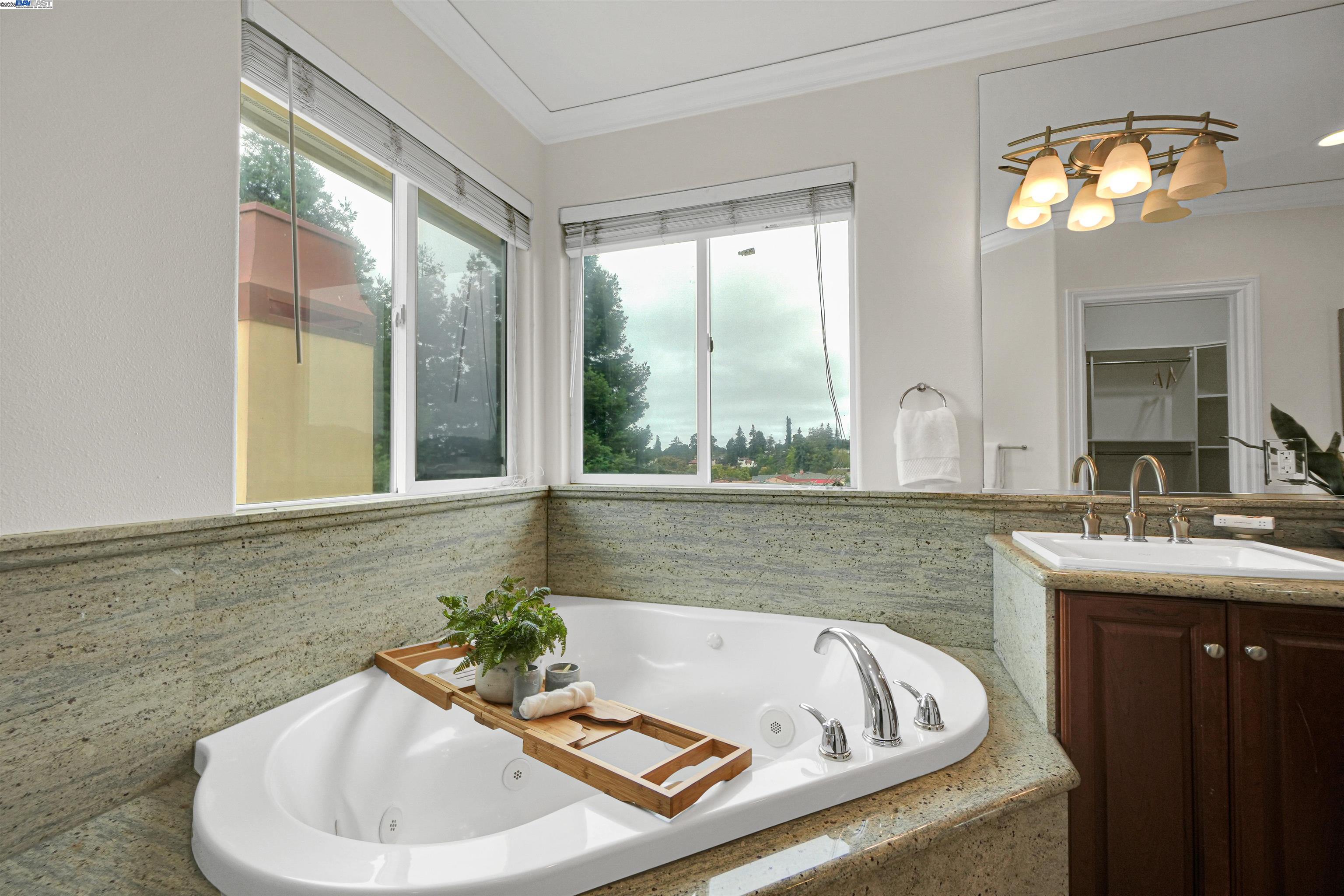 Detail Gallery Image 34 of 57 For 5158 Proctor Rd, Castro Valley,  CA 94546 - 5 Beds | 4 Baths