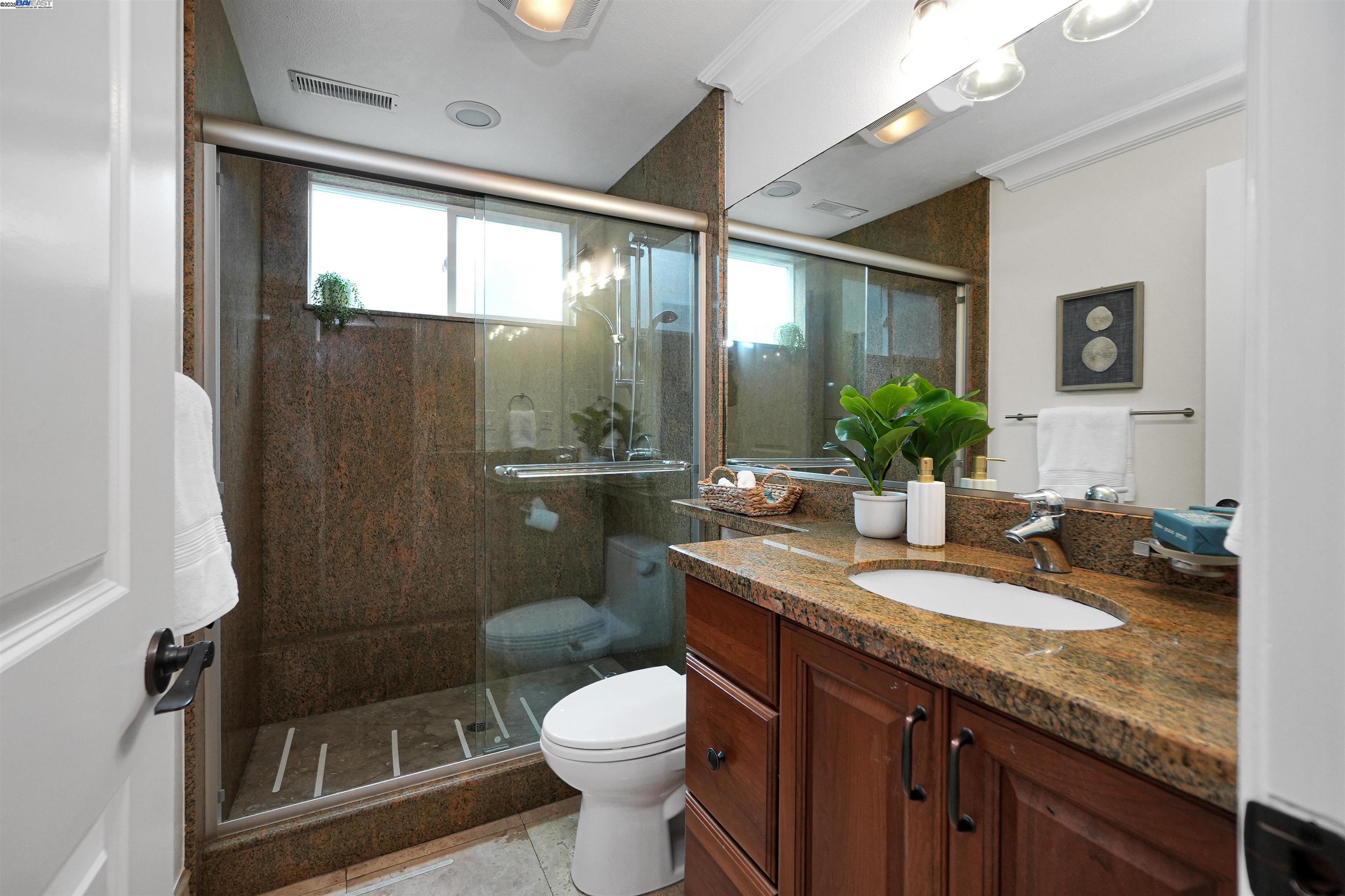 Detail Gallery Image 39 of 57 For 5158 Proctor Rd, Castro Valley,  CA 94546 - 5 Beds | 4 Baths