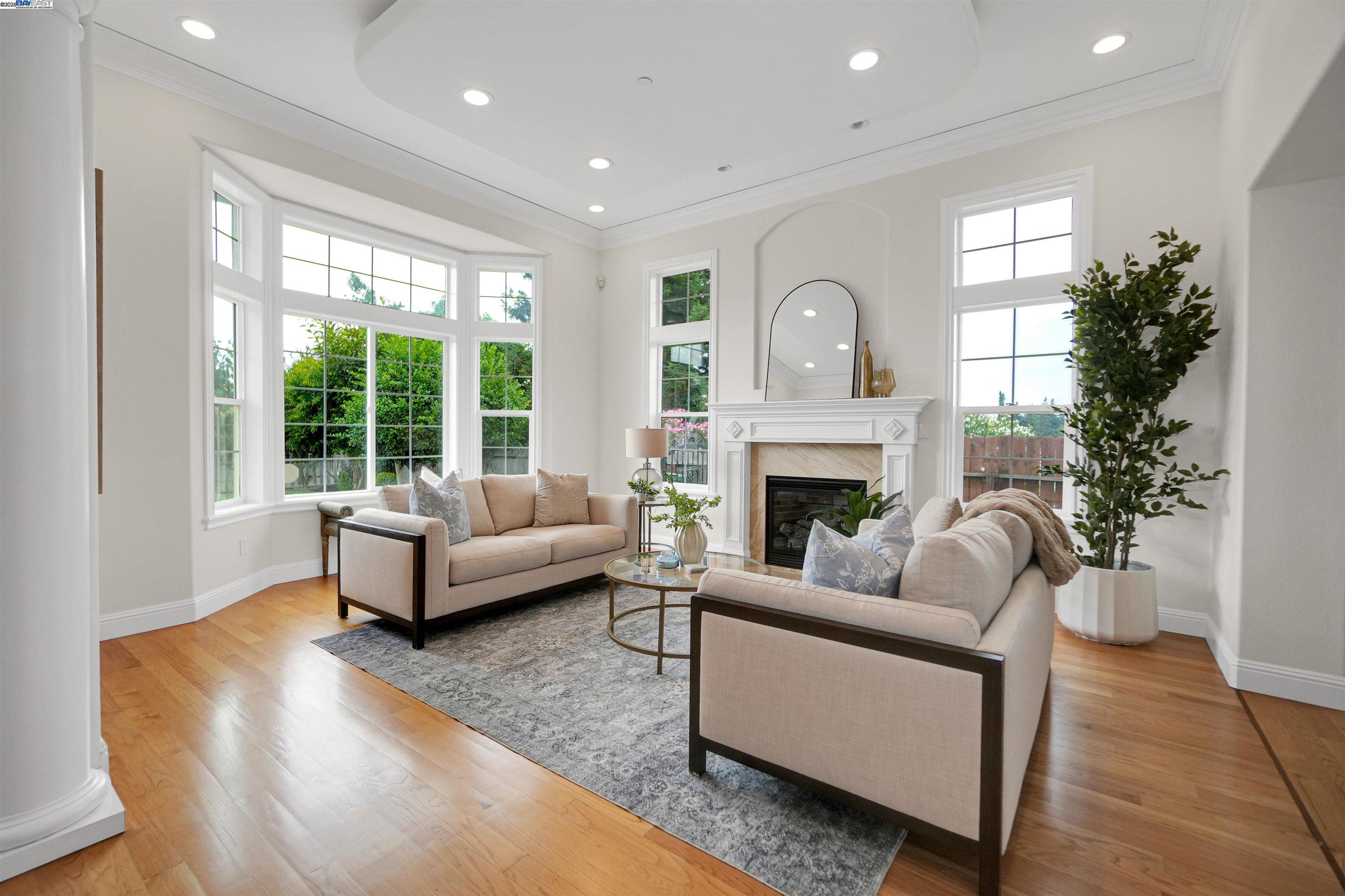 Detail Gallery Image 5 of 57 For 5158 Proctor Rd, Castro Valley,  CA 94546 - 5 Beds | 4 Baths