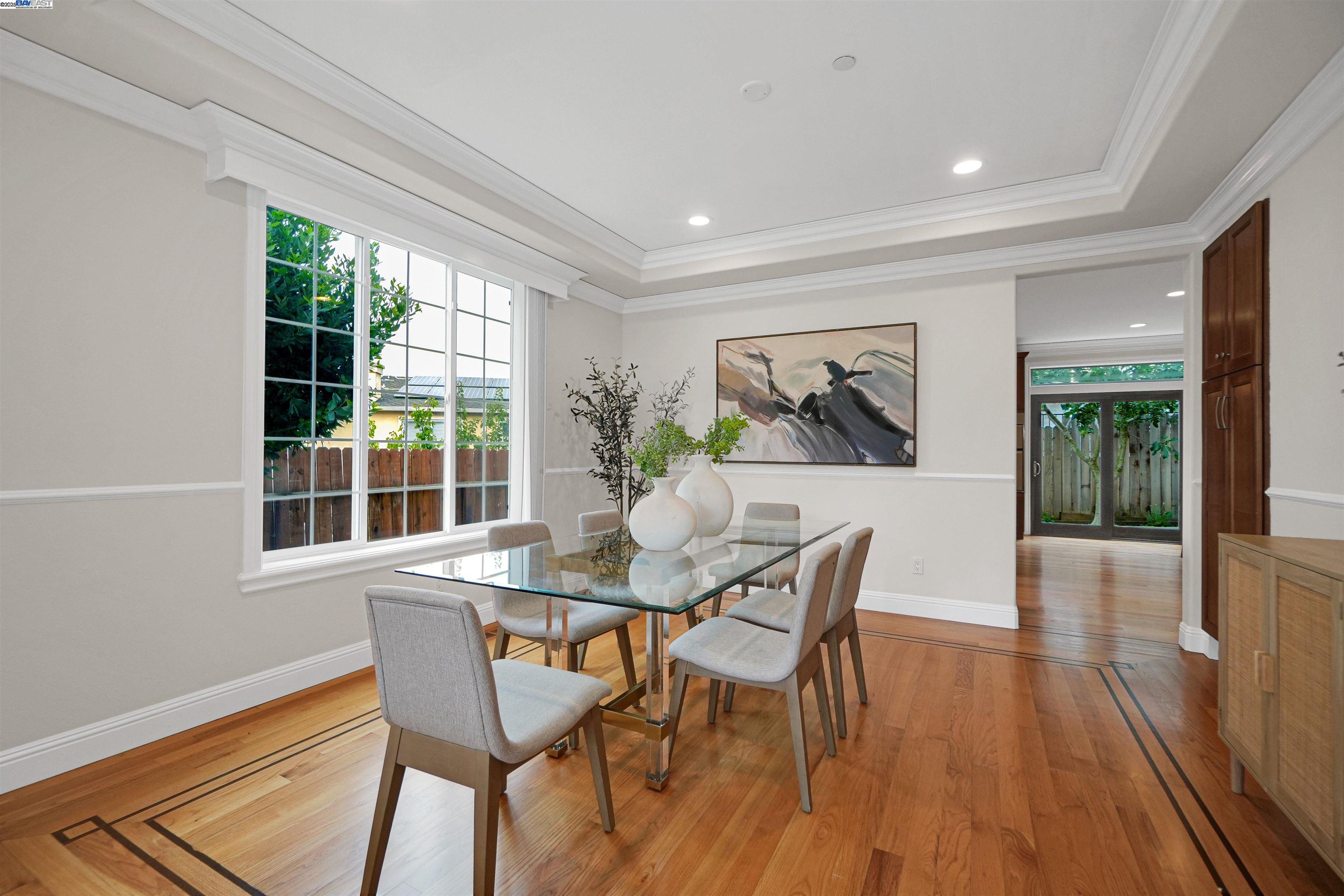 Detail Gallery Image 8 of 57 For 5158 Proctor Rd, Castro Valley,  CA 94546 - 5 Beds | 4 Baths
