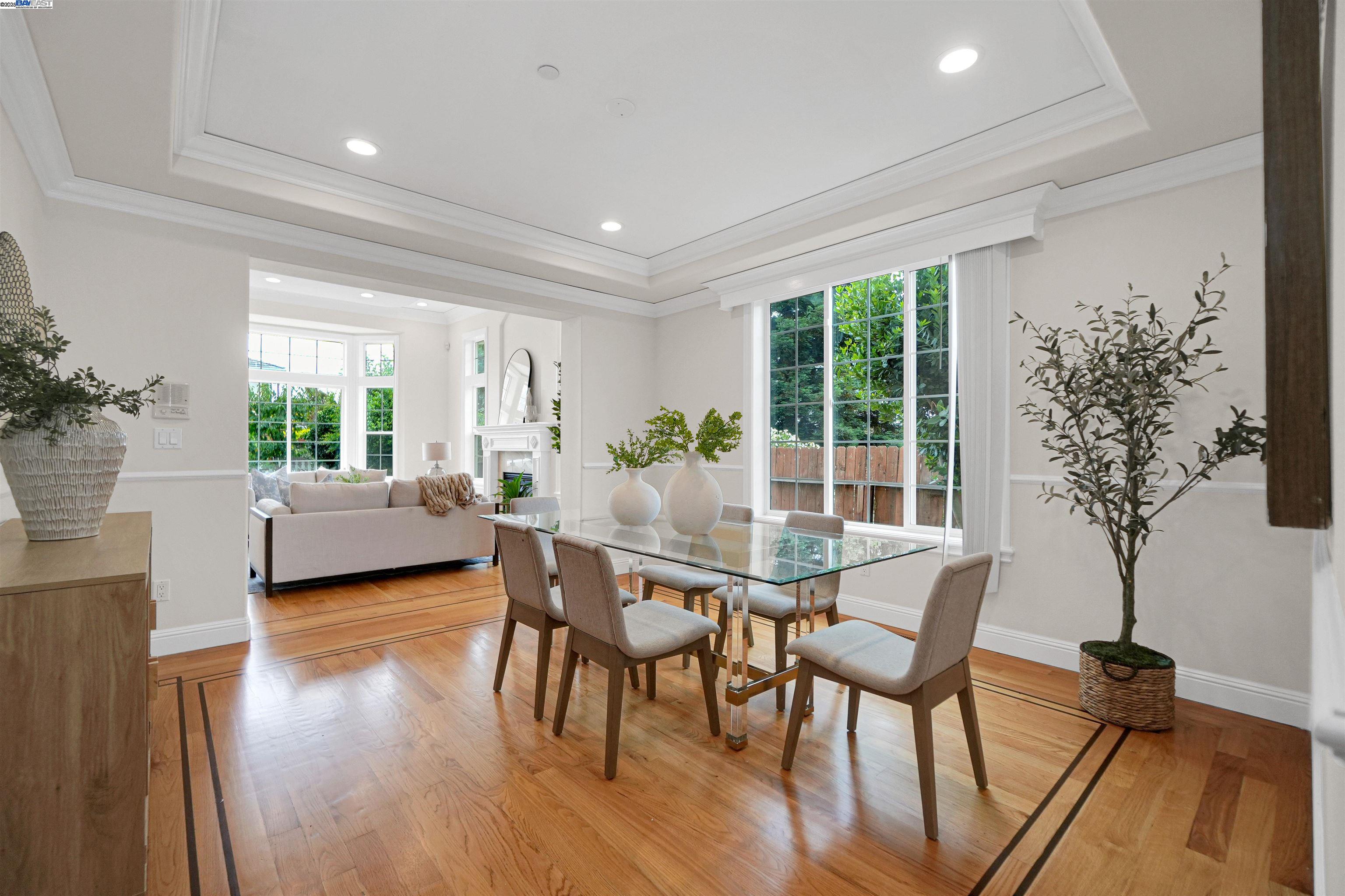 Detail Gallery Image 9 of 57 For 5158 Proctor Rd, Castro Valley,  CA 94546 - 5 Beds | 4 Baths