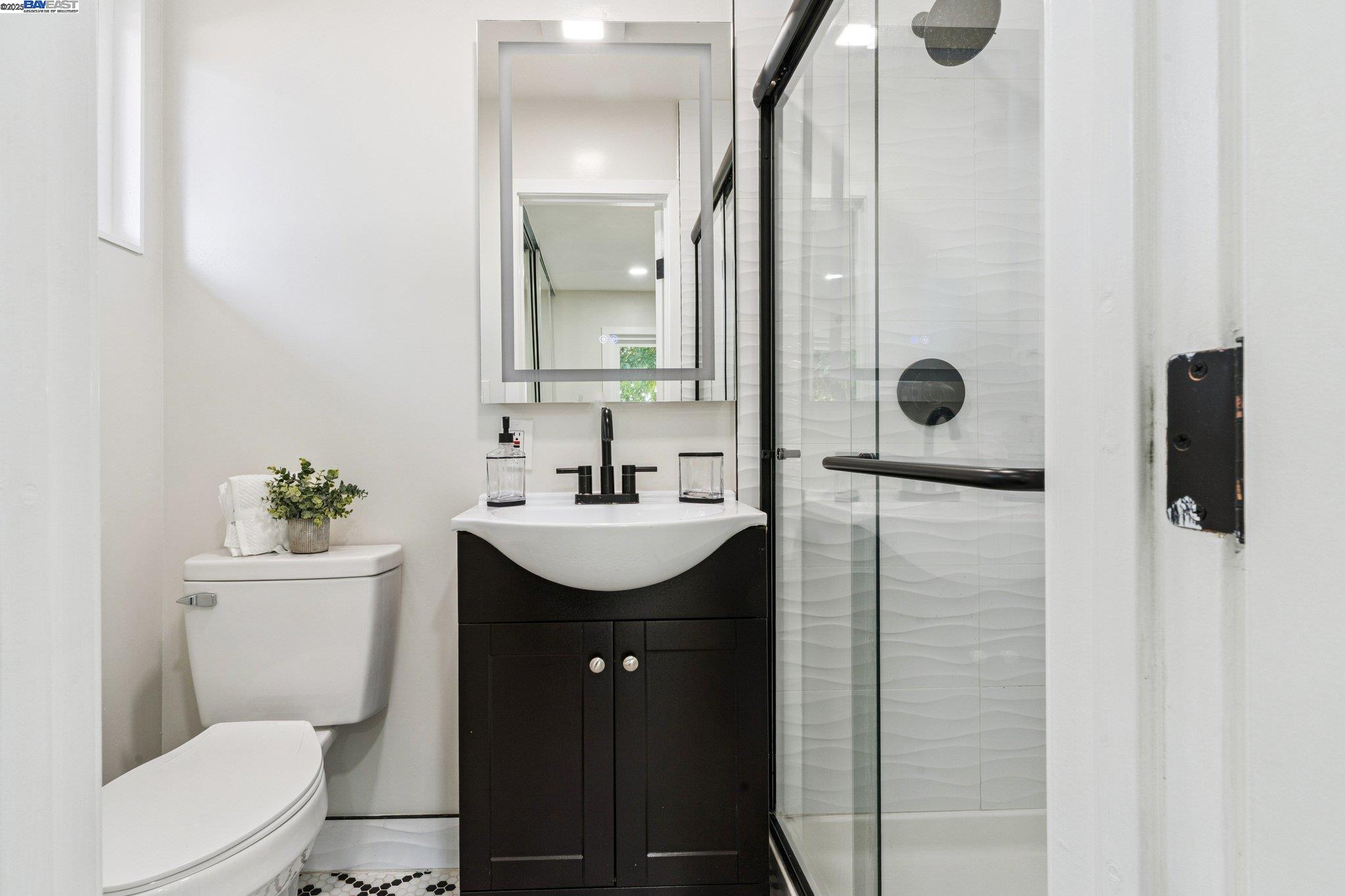 Detail Gallery Image 8 of 21 For 3730 Savannah Rd, Fremont,  CA 94538 - 3 Beds | 2 Baths