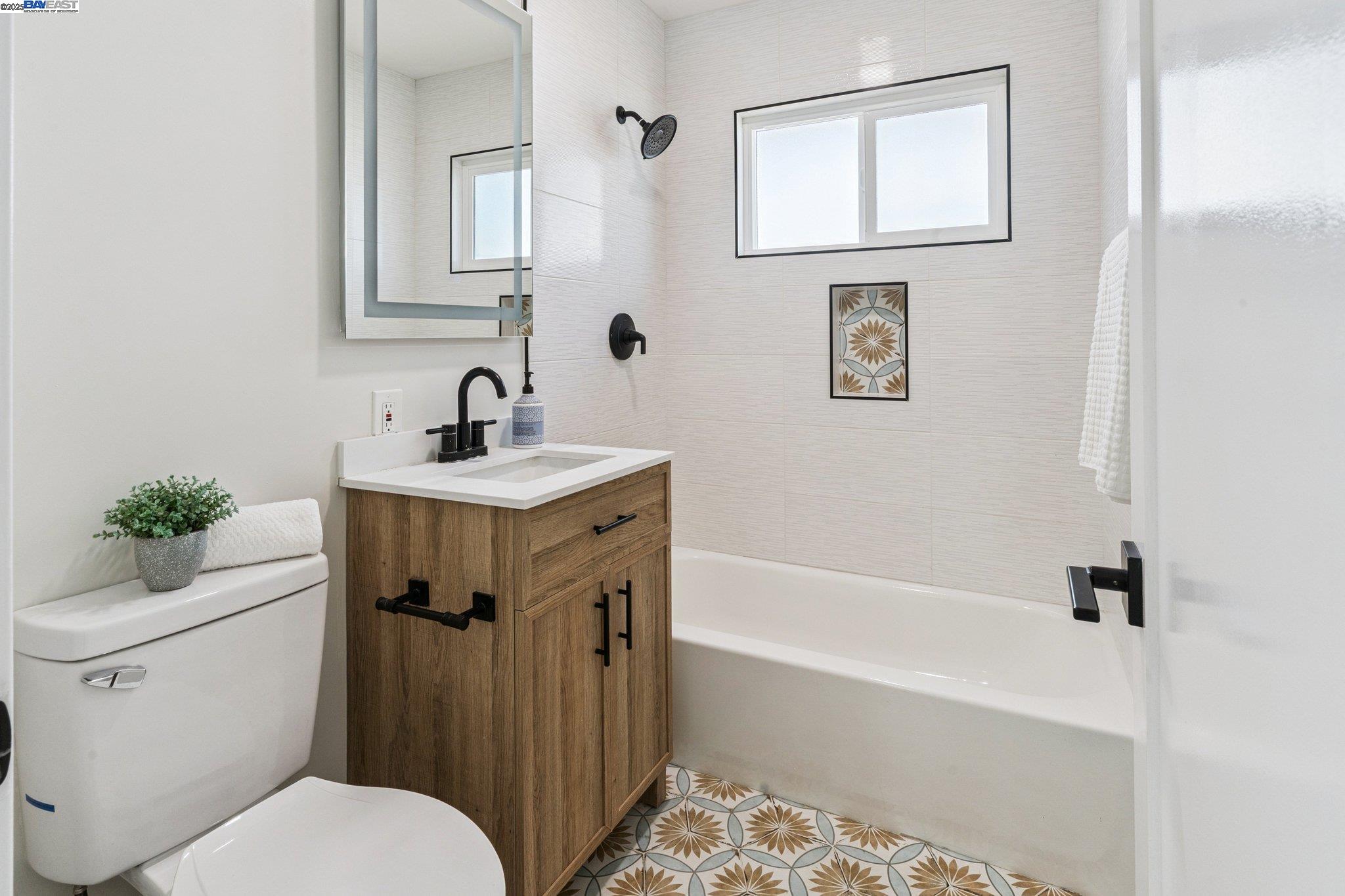 Detail Gallery Image 10 of 21 For 3730 Savannah Rd, Fremont,  CA 94538 - 3 Beds | 2 Baths