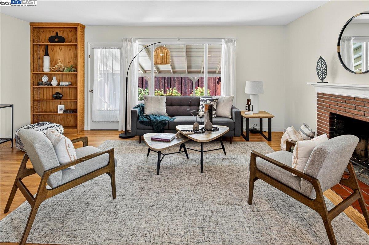 Detail Gallery Image 17 of 41 For 4028 Meadowview Dr, Castro Valley,  CA 94546 - 3 Beds | 2 Baths