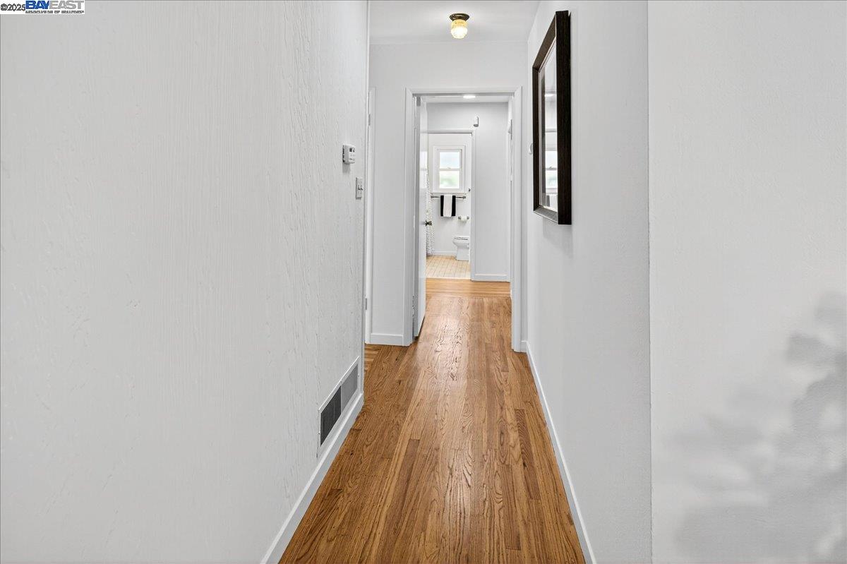 Detail Gallery Image 22 of 41 For 4028 Meadowview Dr, Castro Valley,  CA 94546 - 3 Beds | 2 Baths