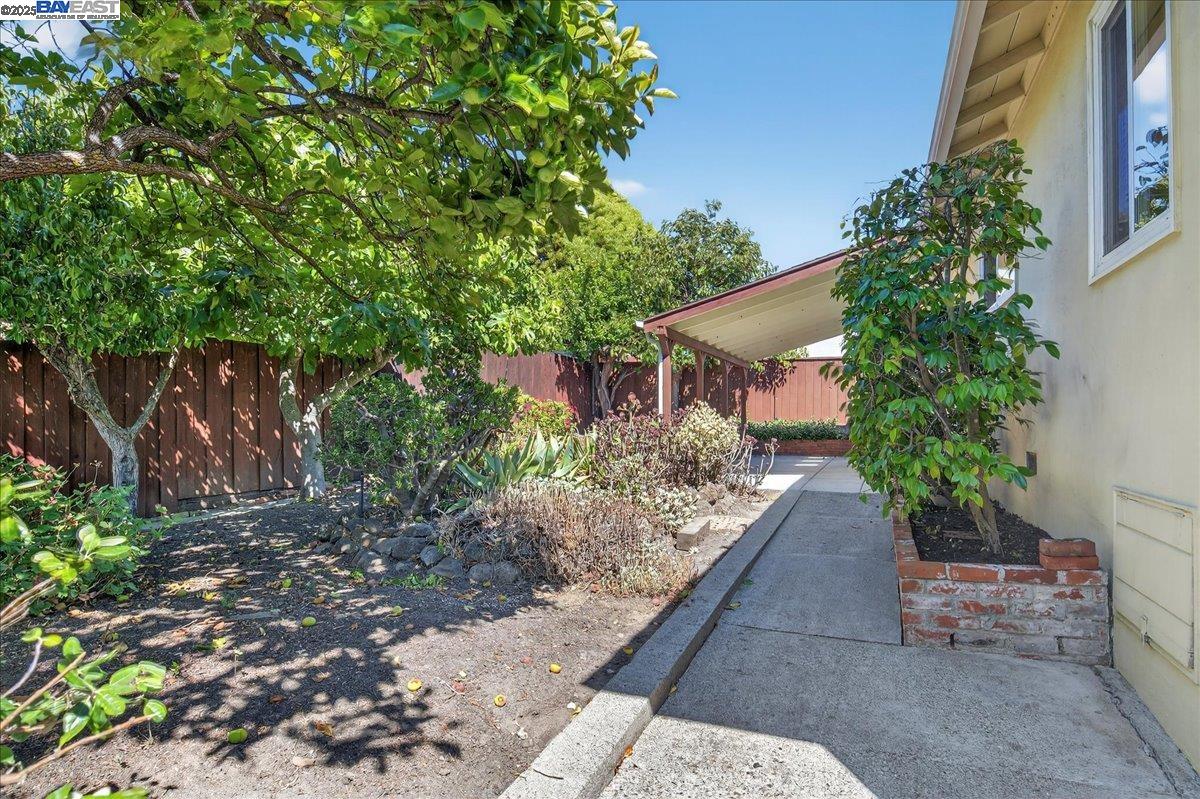 Detail Gallery Image 38 of 41 For 4028 Meadowview Dr, Castro Valley,  CA 94546 - 3 Beds | 2 Baths