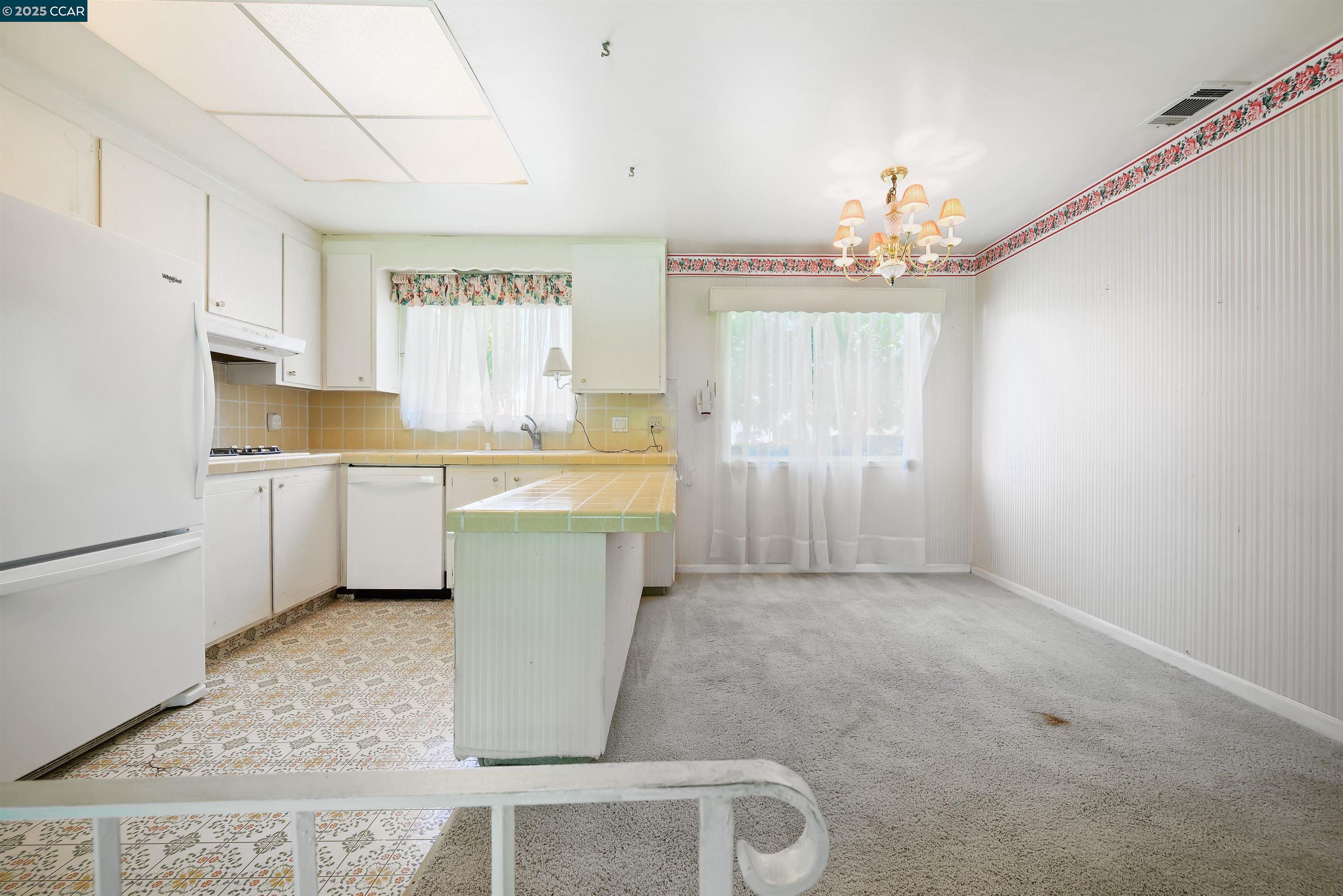 Detail Gallery Image 12 of 36 For 1777 Woodland Ct., Concord,  CA 94521 - 3 Beds | 2 Baths