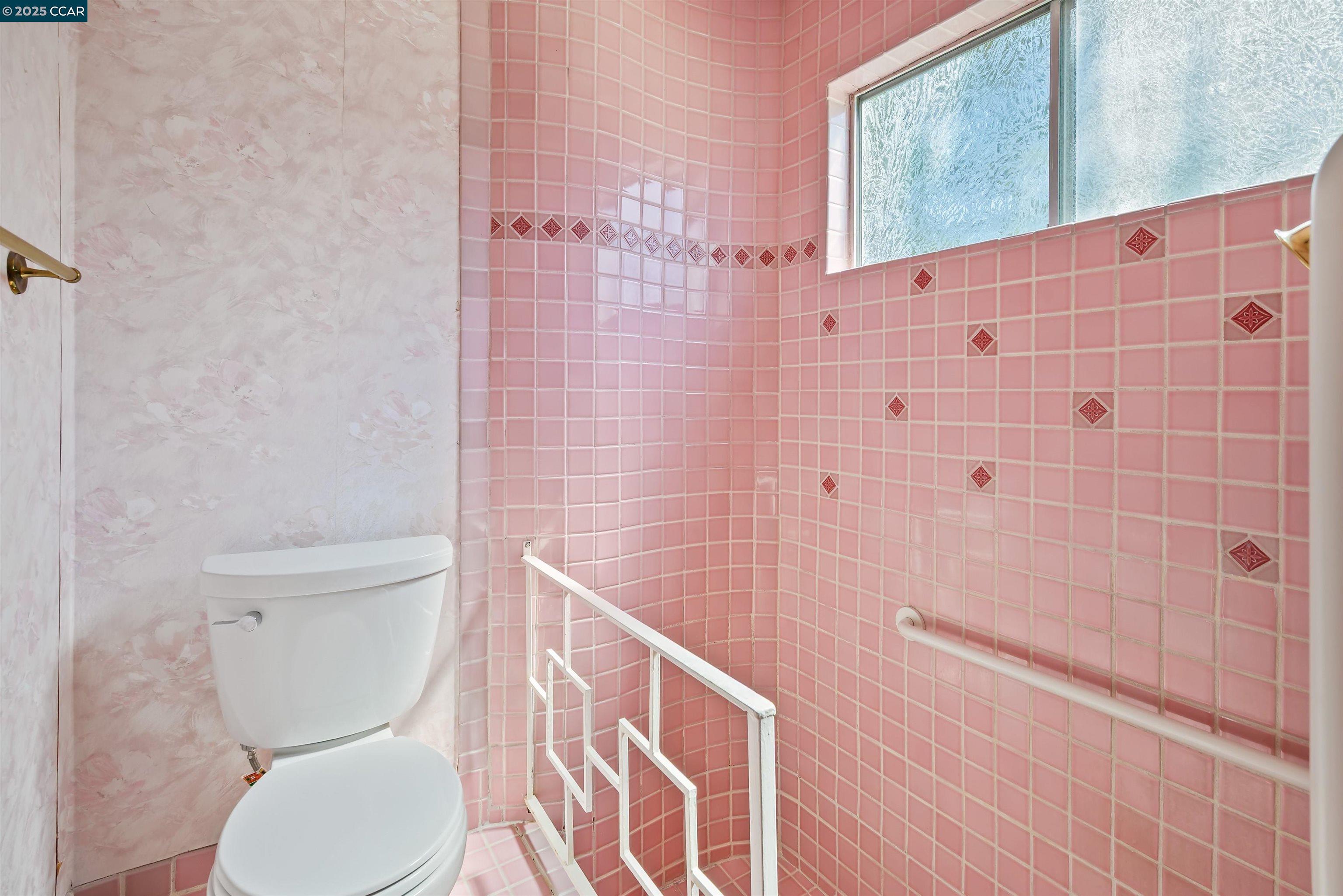 Detail Gallery Image 23 of 36 For 1777 Woodland Ct., Concord,  CA 94521 - 3 Beds | 2 Baths