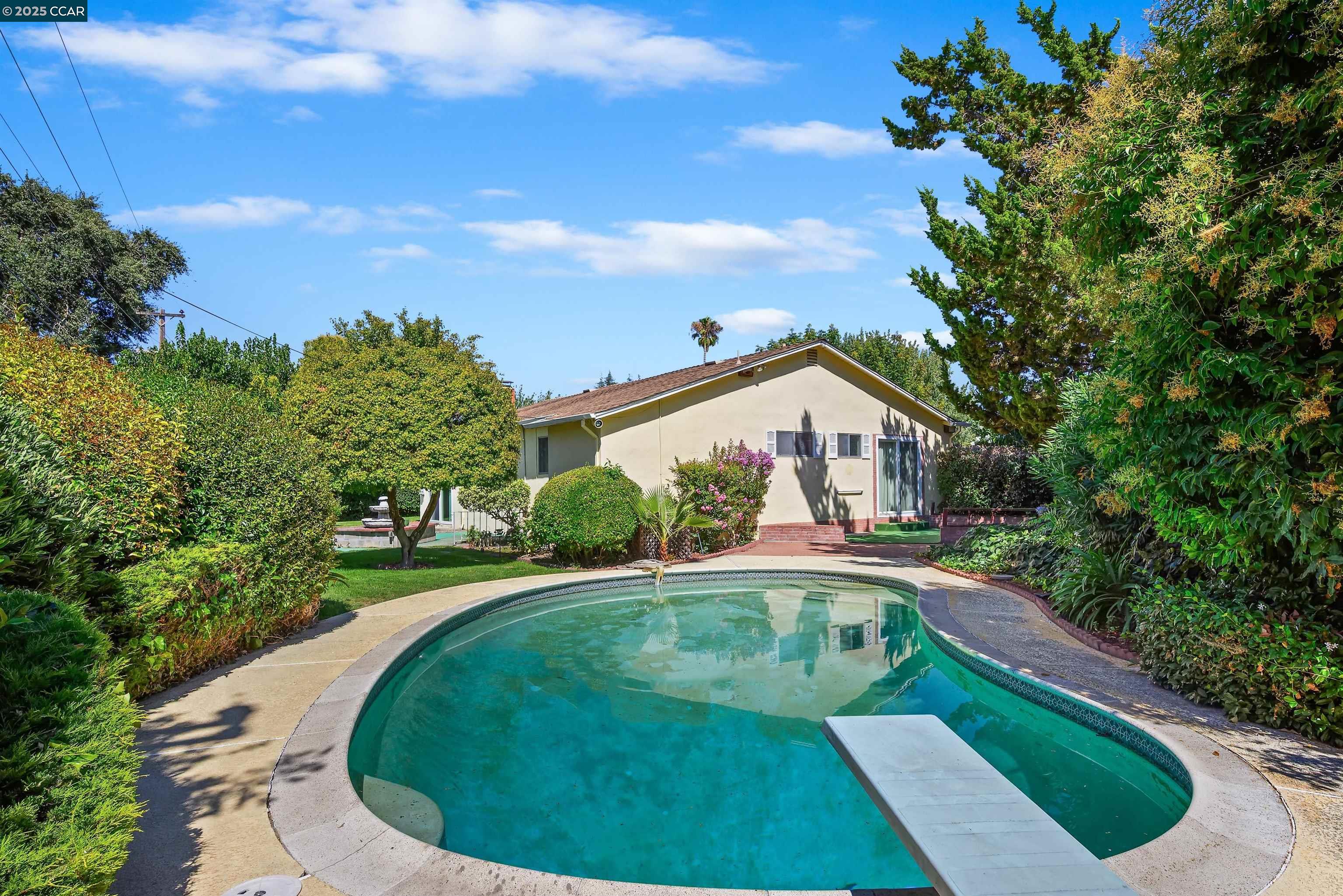 Detail Gallery Image 35 of 36 For 1777 Woodland Ct., Concord,  CA 94521 - 3 Beds | 2 Baths