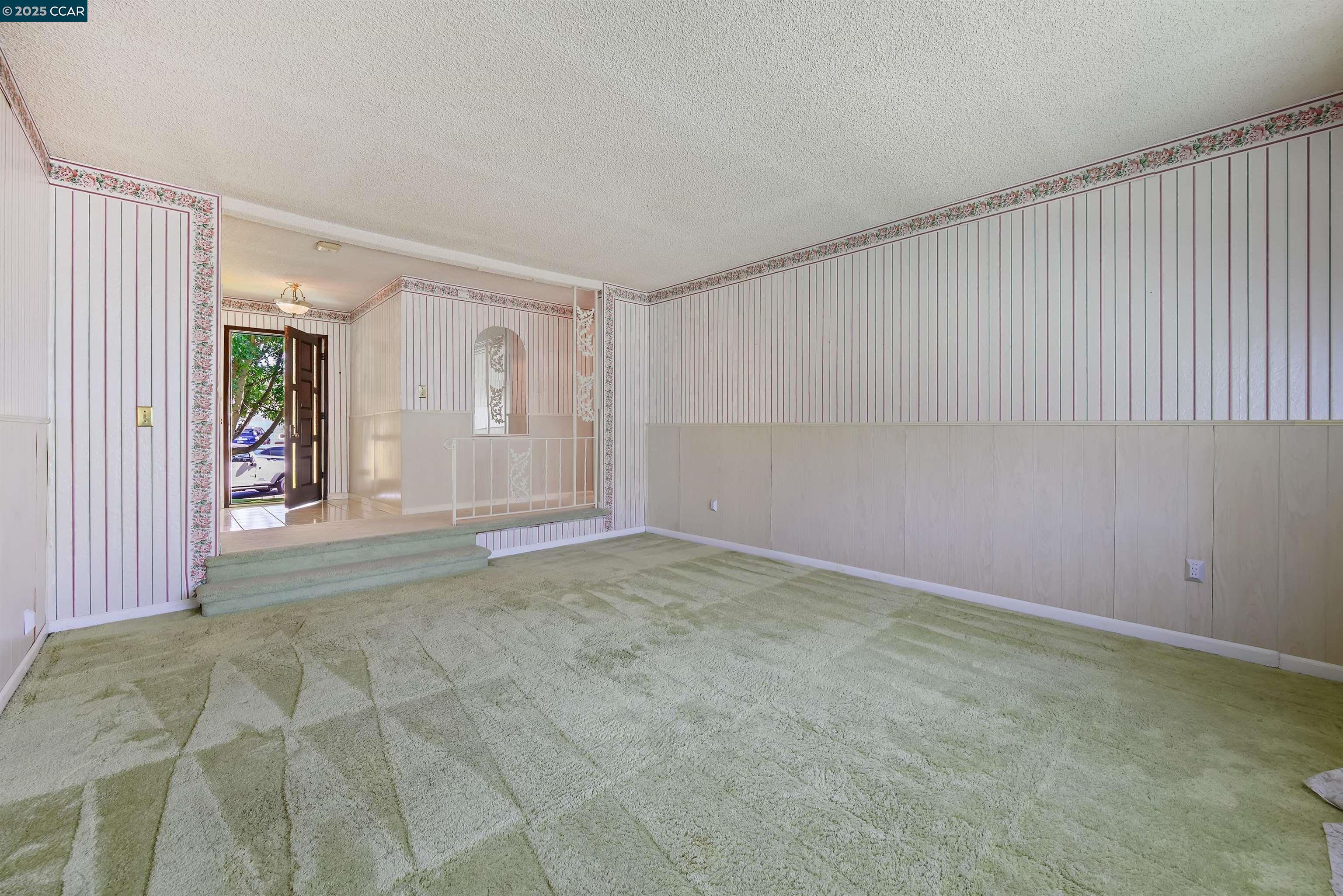 Detail Gallery Image 8 of 36 For 1777 Woodland Ct., Concord,  CA 94521 - 3 Beds | 2 Baths