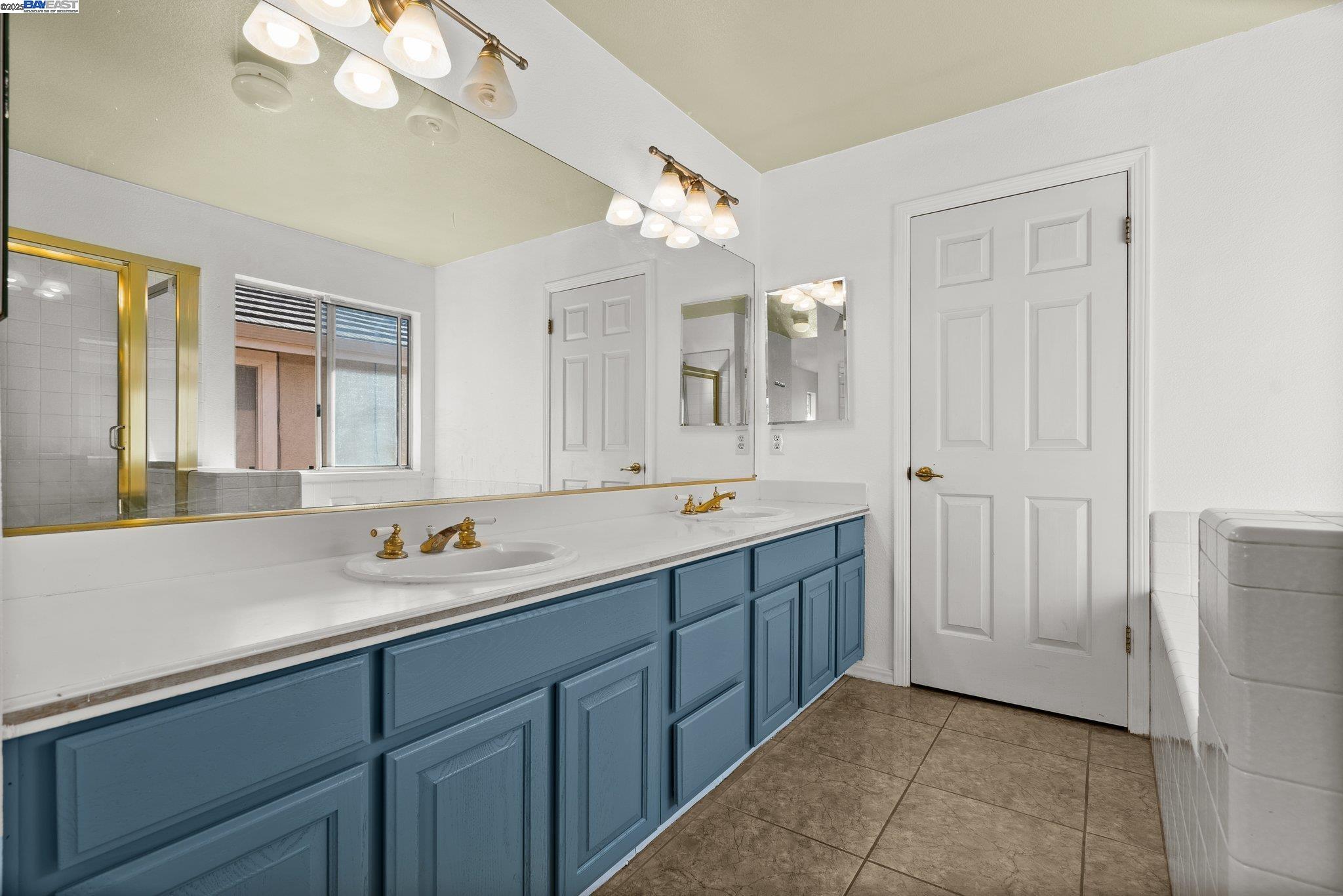 Detail Gallery Image 17 of 48 For 2205 Mark Twain, Antioch,  CA 94531 - 5 Beds | 2/1 Baths