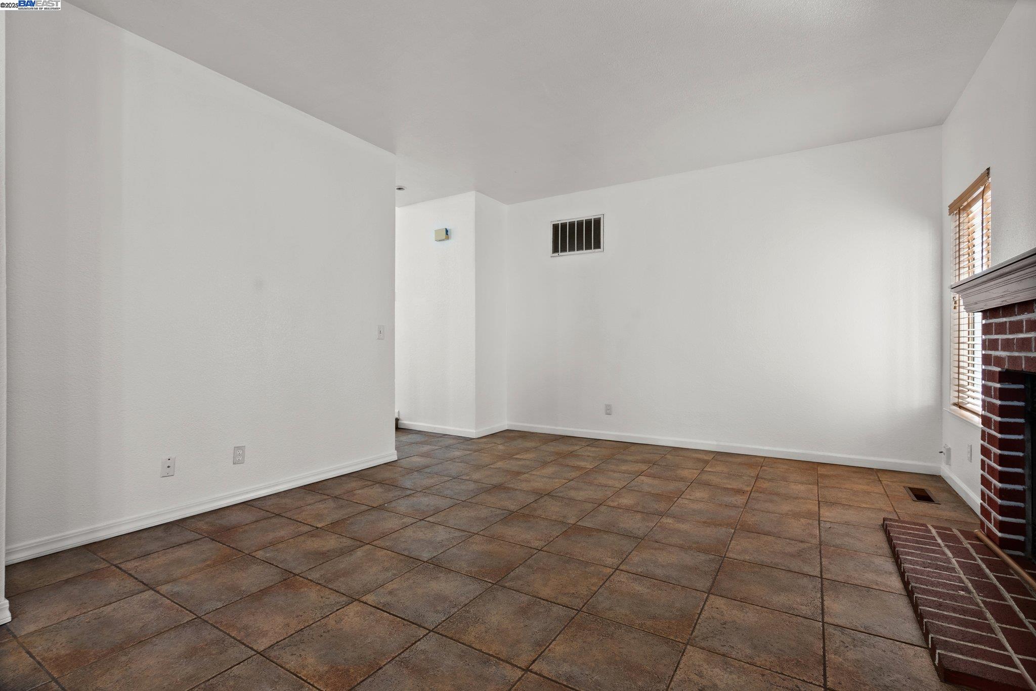 Detail Gallery Image 24 of 48 For 2205 Mark Twain, Antioch,  CA 94531 - 5 Beds | 2/1 Baths