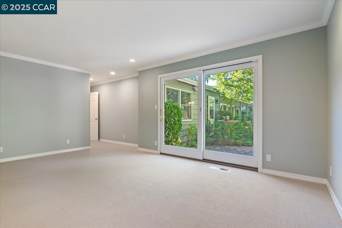Detail Gallery Image 14 of 30 For 539 Dalewood Dr, Orinda,  CA 94563 - 4 Beds | 3 Baths