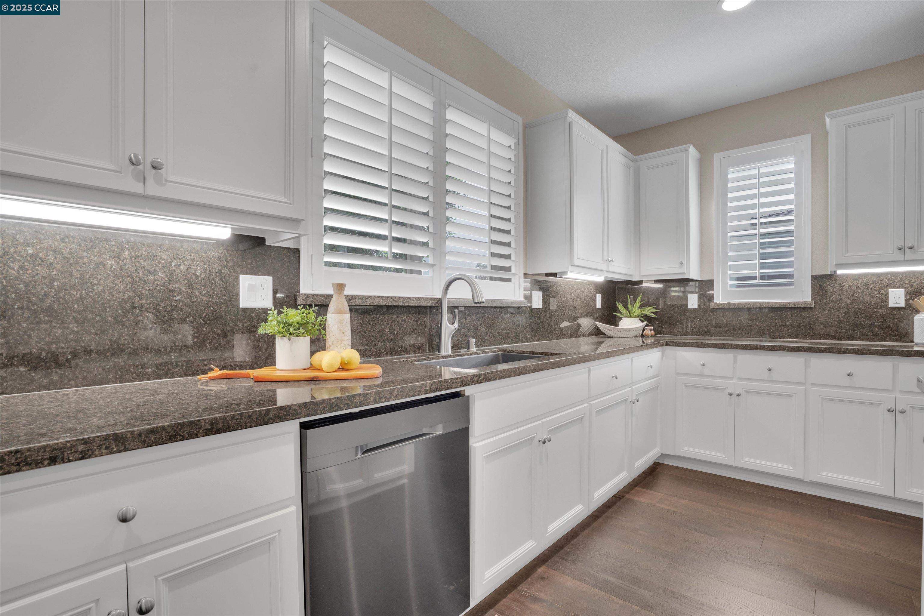 Detail Gallery Image 13 of 42 For 520 Stone Mountain Drive, Oakley,  CA 94561 - 5 Beds | 3 Baths