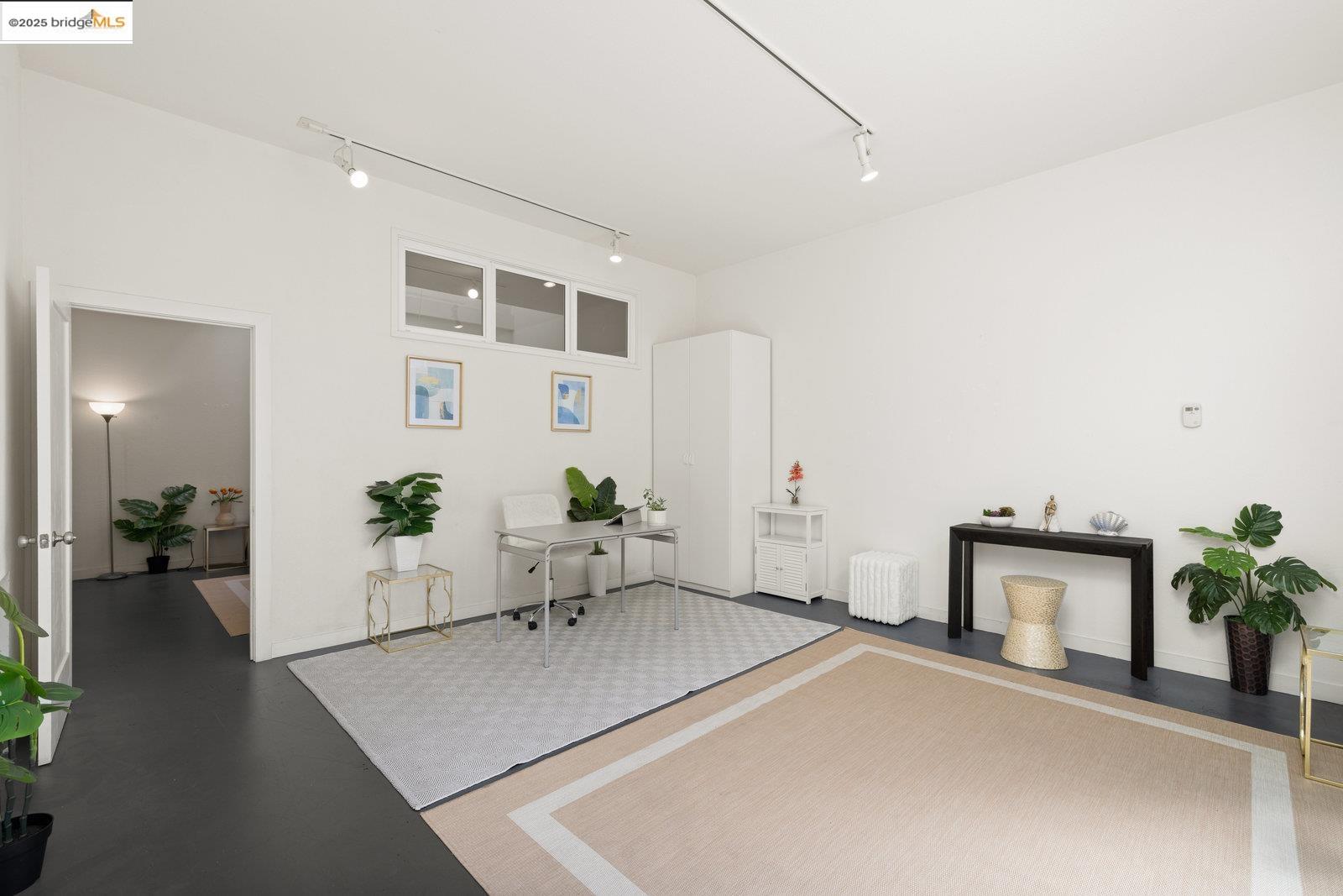 Detail Gallery Image 4 of 18 For 1450 4th St #5 #5,  Berkeley,  CA 94710 - 1 Beds | 1/1 Baths