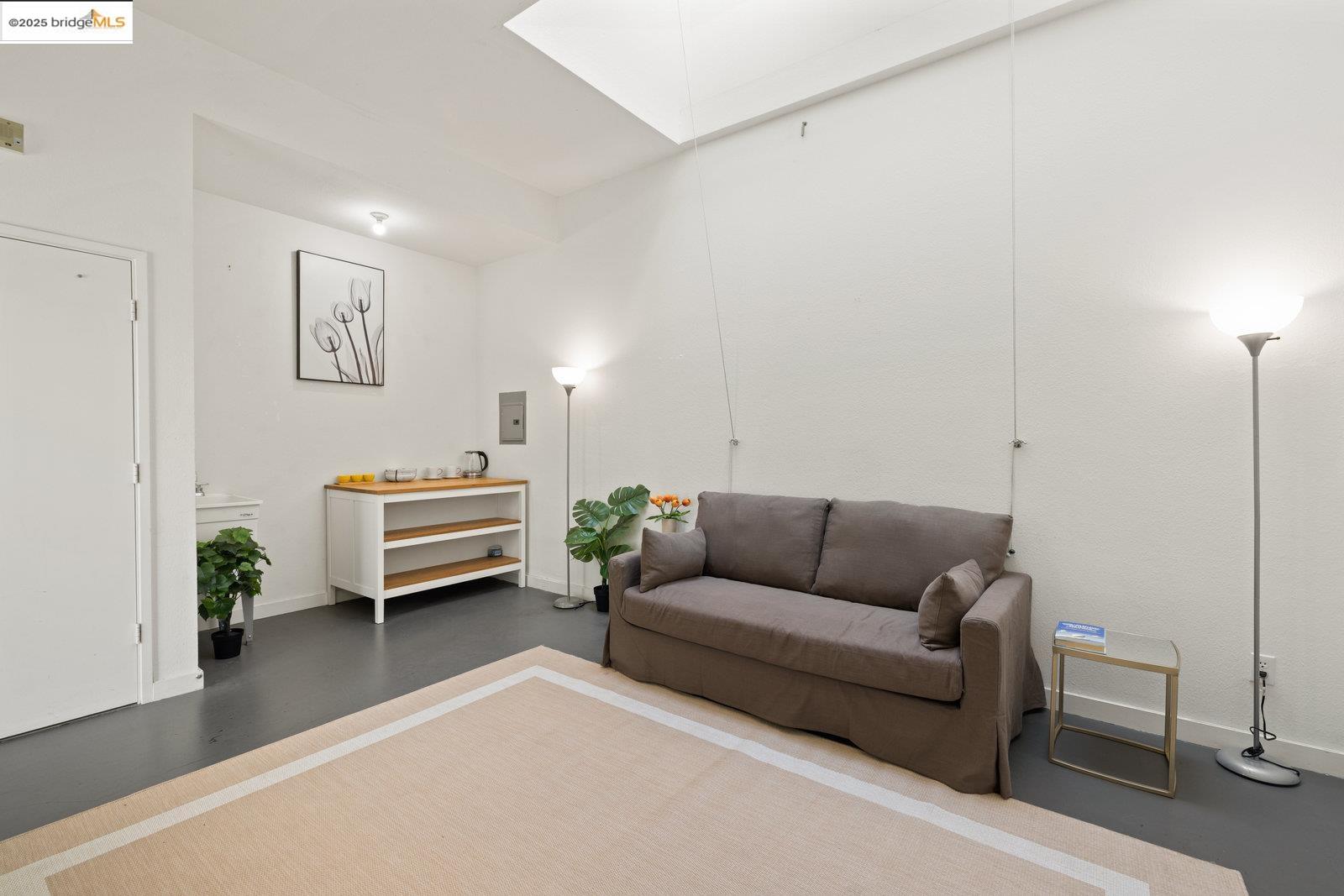 Detail Gallery Image 5 of 18 For 1450 4th St #5 #5,  Berkeley,  CA 94710 - 1 Beds | 1/1 Baths