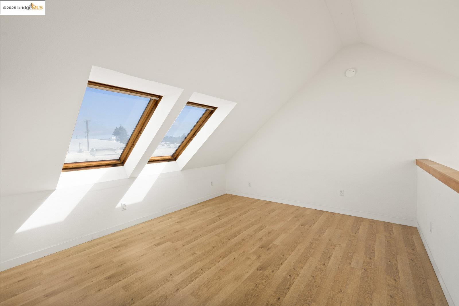 Detail Gallery Image 10 of 18 For 1450 4th St #5 #5,  Berkeley,  CA 94710 - 1 Beds | 1/1 Baths