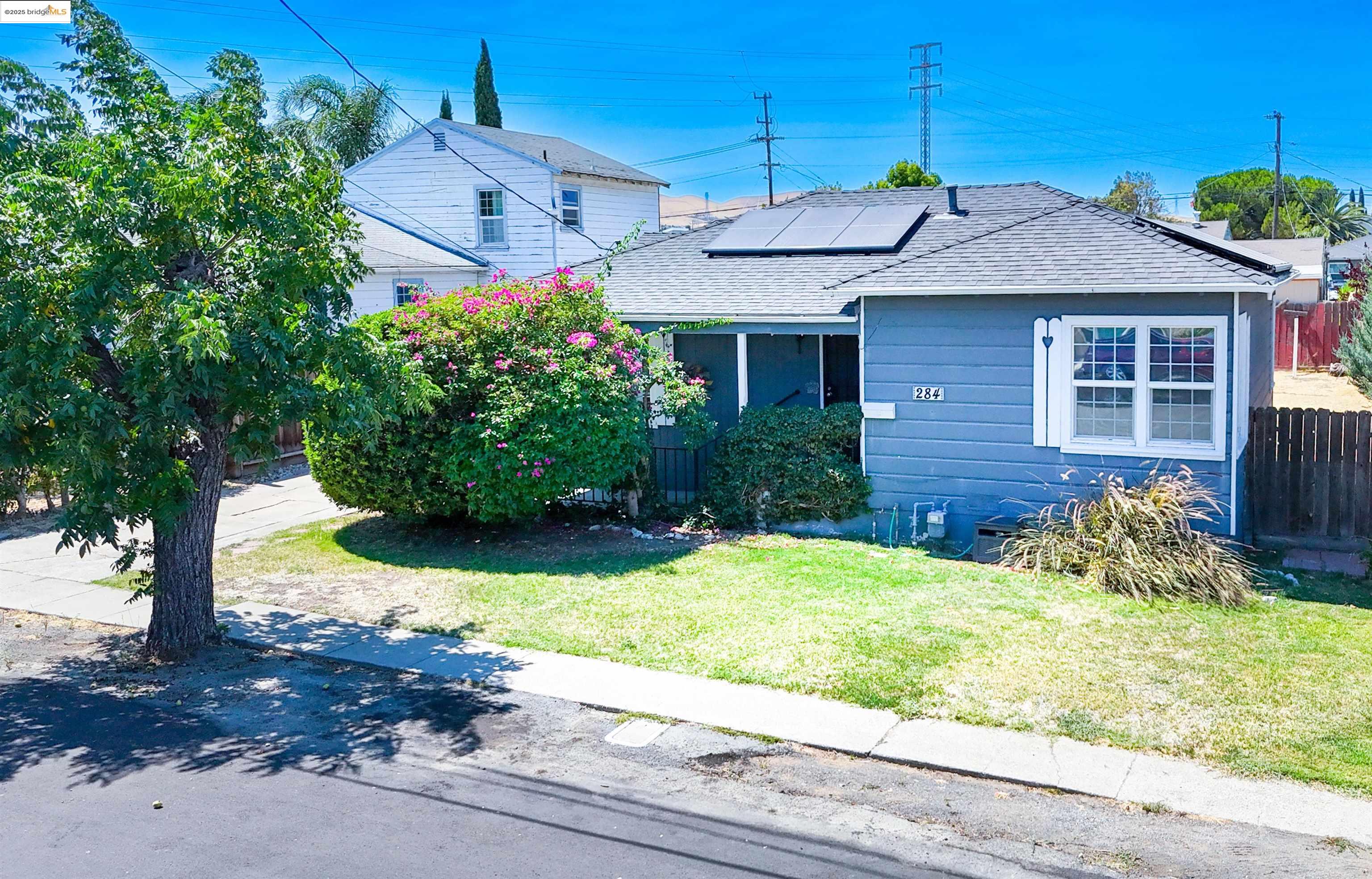 Detail Gallery Image 1 of 20 For 284 Cleveland Ave, Bay Point,  CA 94565 - 2 Beds | 1 Baths