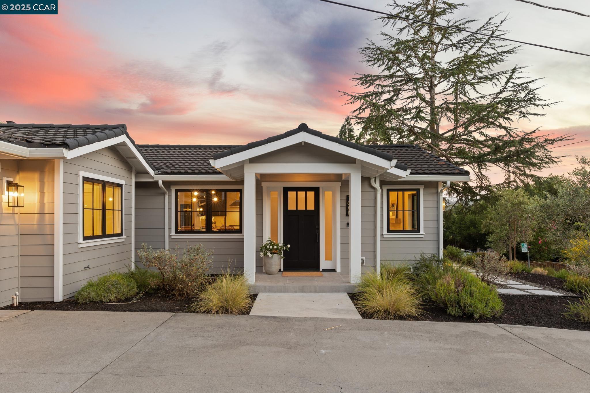 Detail Gallery Image 2 of 38 For 1088 Sierra Vista Way, Lafayette,  CA 94549 - 4 Beds | 2/1 Baths