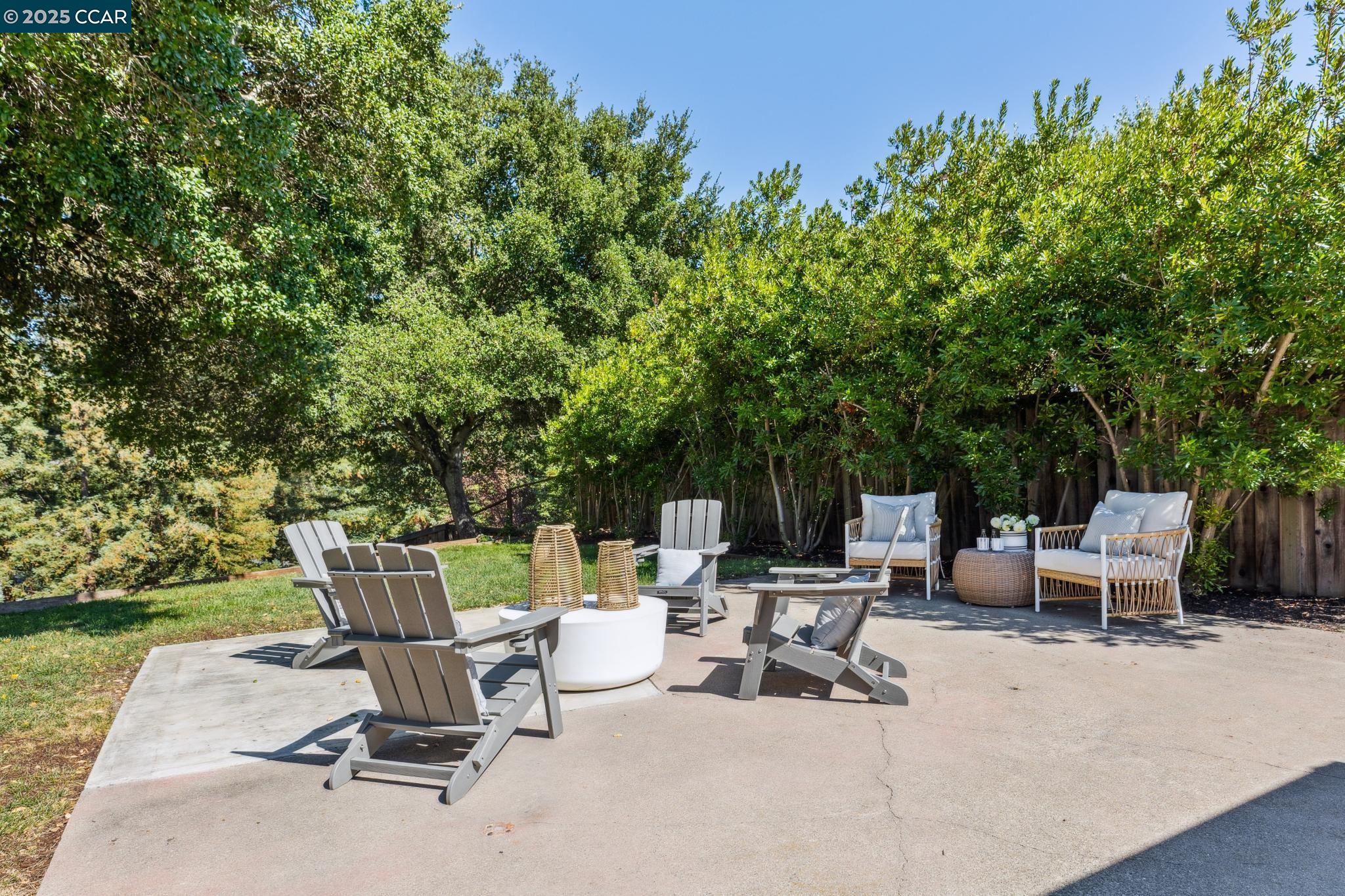 Detail Gallery Image 27 of 38 For 1088 Sierra Vista Way, Lafayette,  CA 94549 - 4 Beds | 2/1 Baths