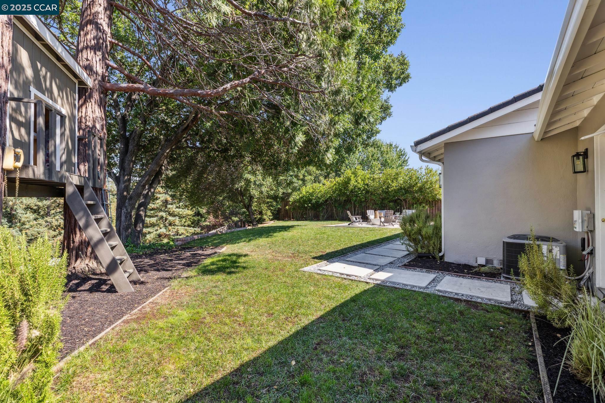Detail Gallery Image 29 of 38 For 1088 Sierra Vista Way, Lafayette,  CA 94549 - 4 Beds | 2/1 Baths
