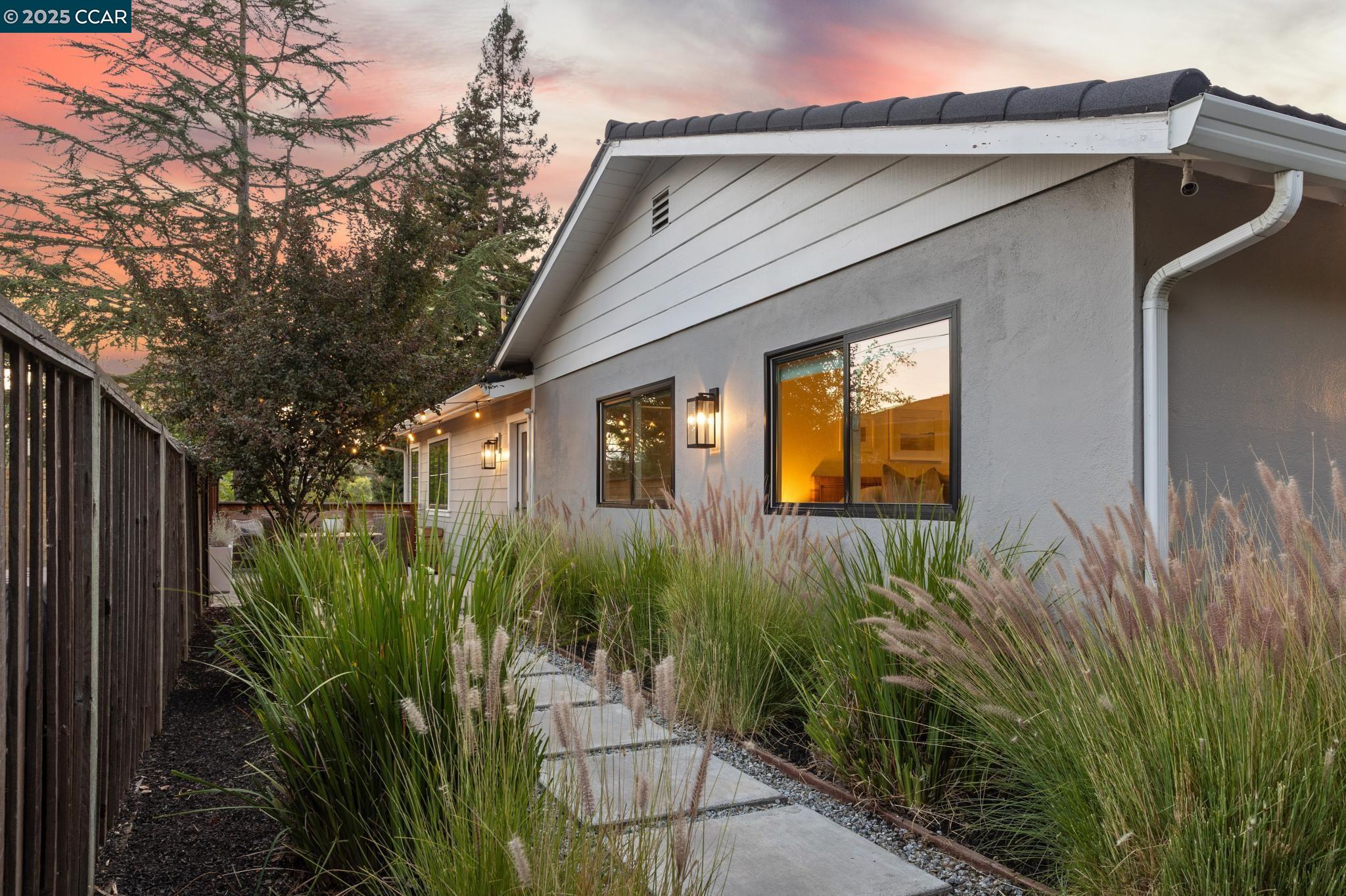 Detail Gallery Image 31 of 38 For 1088 Sierra Vista Way, Lafayette,  CA 94549 - 4 Beds | 2/1 Baths