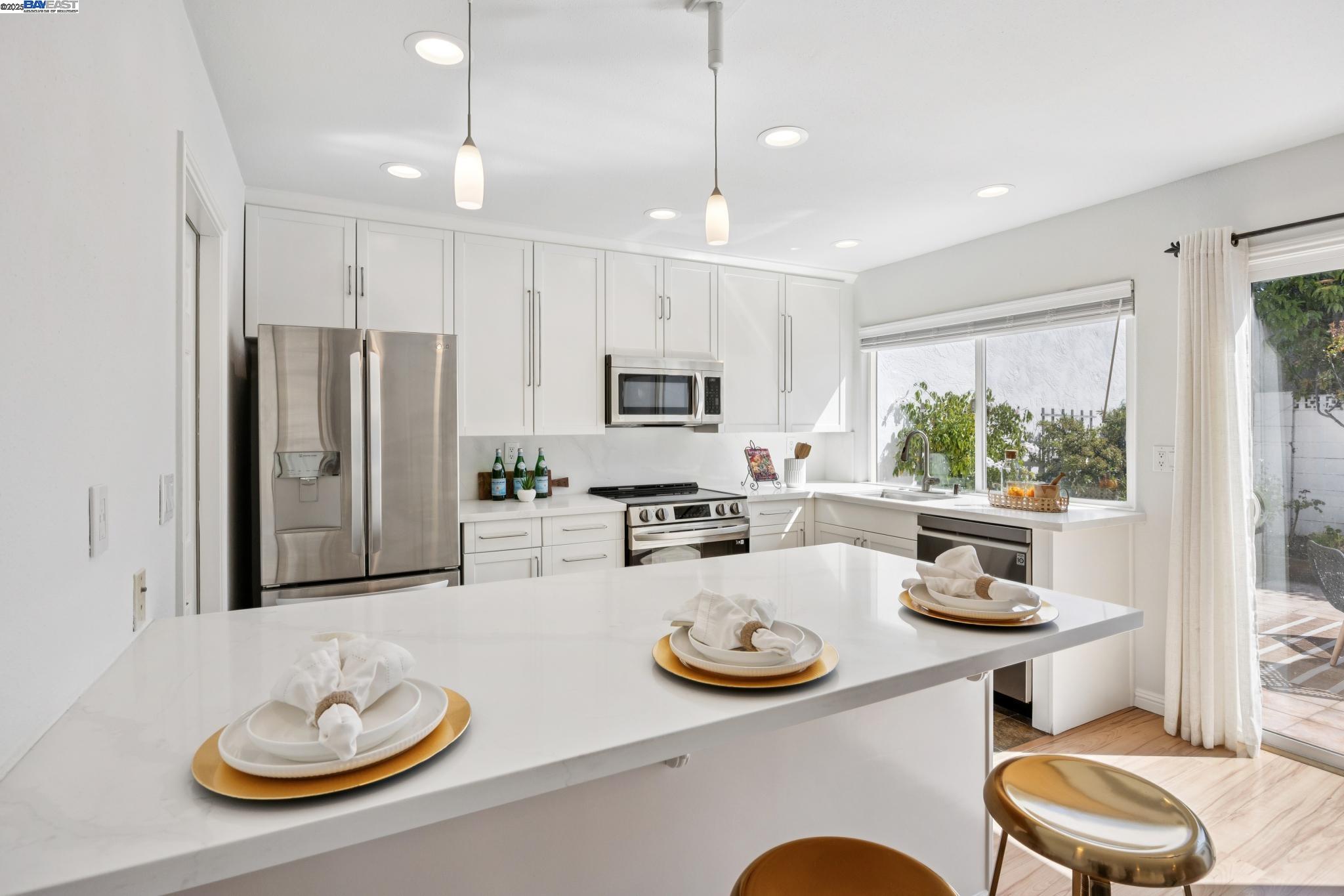 Detail Gallery Image 14 of 41 For 41043 Joyce Ave, Fremont,  CA 94539 - 3 Beds | 2 Baths