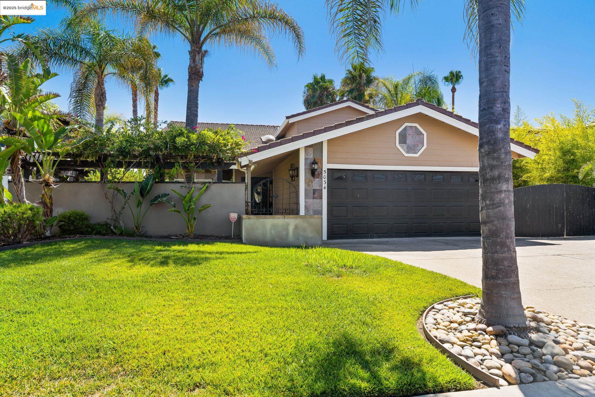 Detail Gallery Image 2 of 43 For 5034 Double Point Way, Discovery Bay,  CA 94505 - 4 Beds | 3 Baths