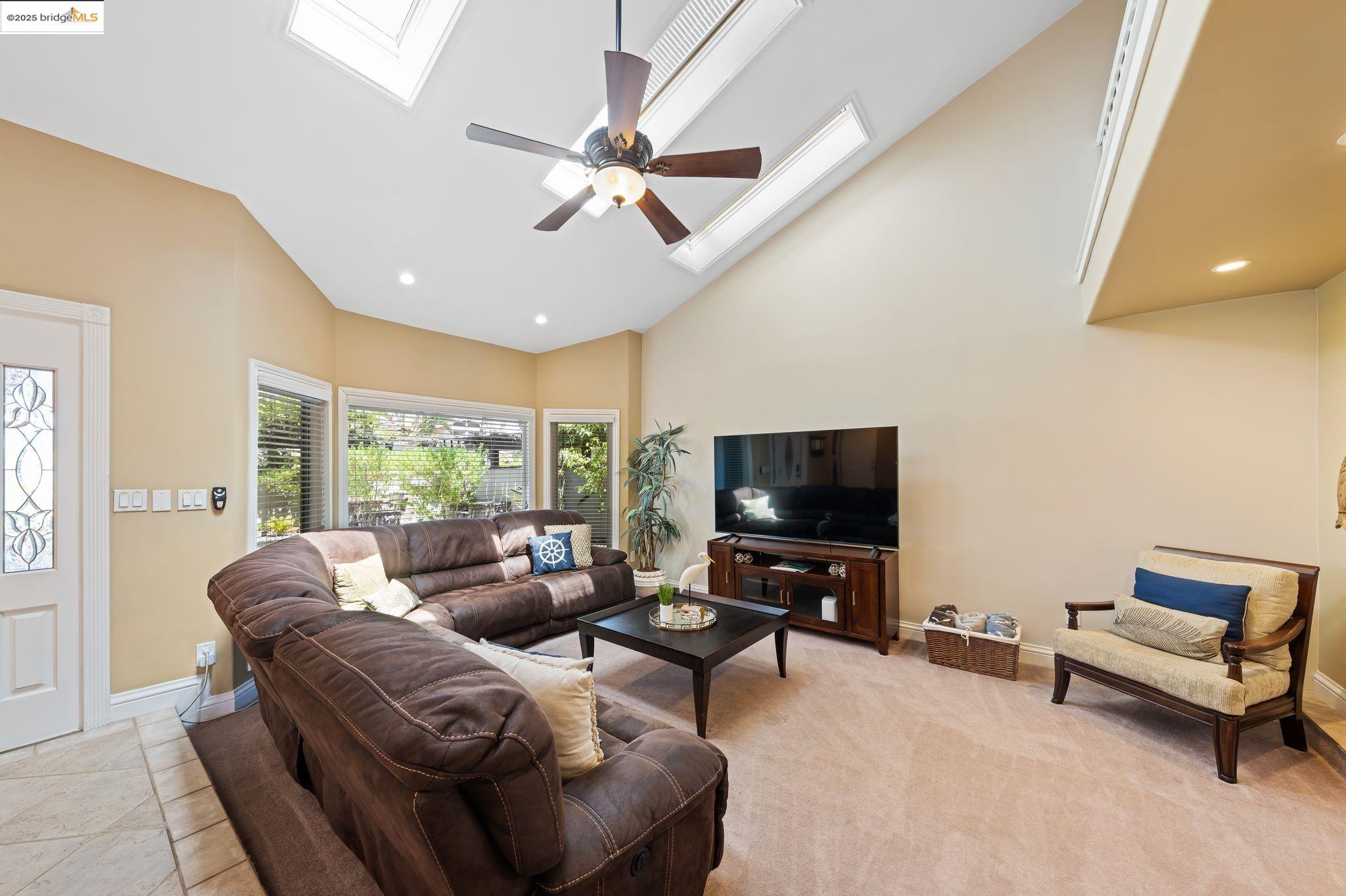 Detail Gallery Image 9 of 43 For 5034 Double Point Way, Discovery Bay,  CA 94505 - 4 Beds | 3 Baths