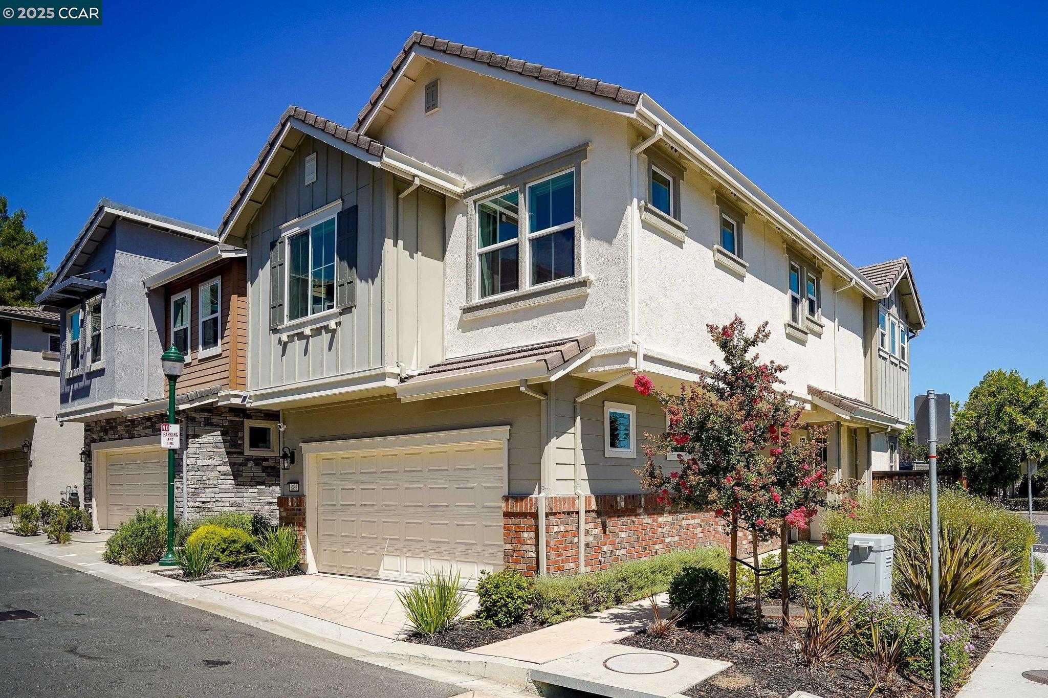 Detail Gallery Image 2 of 22 For 3893 Villa Vista Pl, Concord,  CA 94521 - 3 Beds | 2/1 Baths