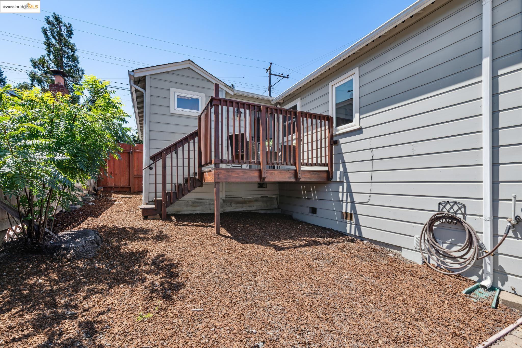 Detail Gallery Image 27 of 40 For 8100 Earl St, Oakland,  CA 94605 - 3 Beds | 2 Baths