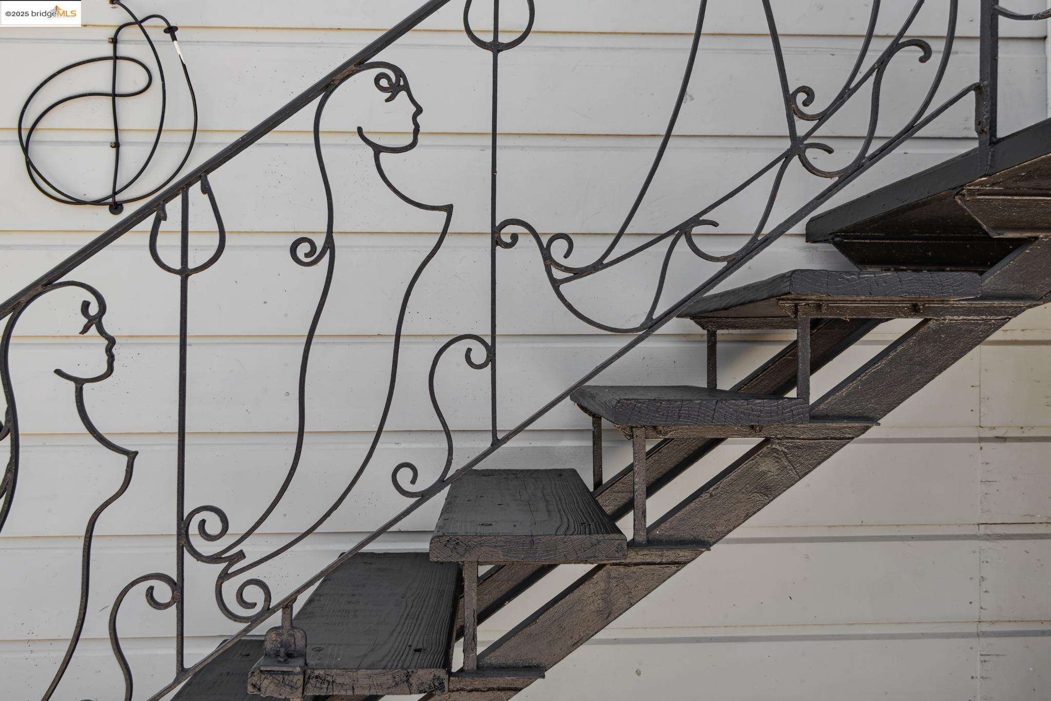 Detail Gallery Image 34 of 40 For 8100 Earl St, Oakland,  CA 94605 - 3 Beds | 2 Baths