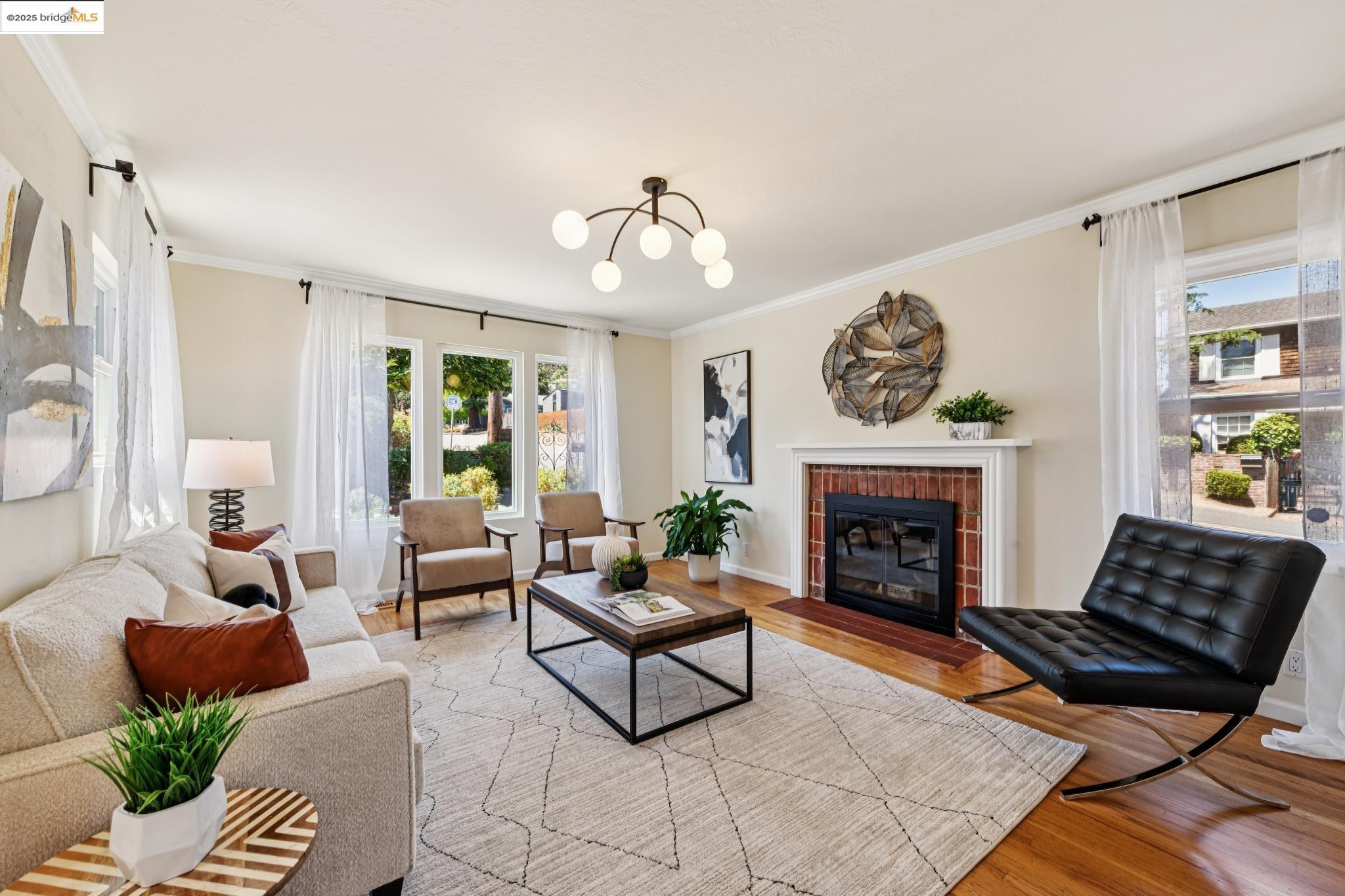 Detail Gallery Image 6 of 40 For 8100 Earl St, Oakland,  CA 94605 - 3 Beds | 2 Baths