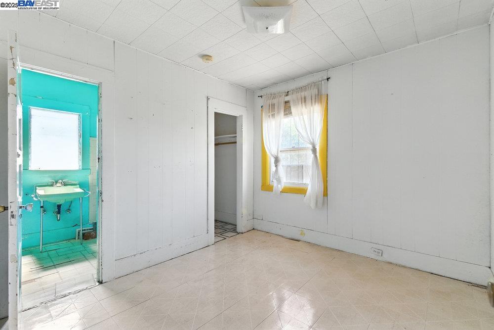 Detail Gallery Image 13 of 29 For 1717 Hibbard St, Alameda,  CA 94501 - 2 Beds | 1 Baths
