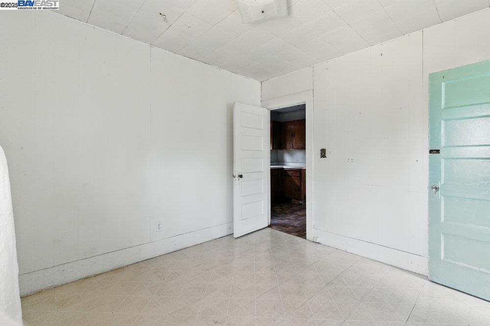 Detail Gallery Image 14 of 29 For 1717 Hibbard St, Alameda,  CA 94501 - 2 Beds | 1 Baths