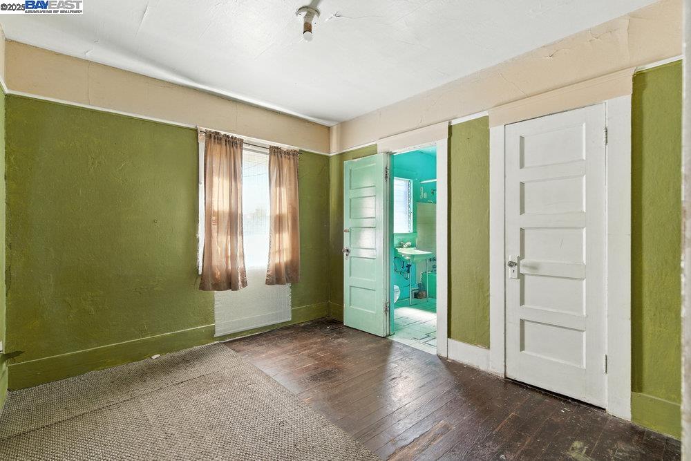 Detail Gallery Image 16 of 29 For 1717 Hibbard St, Alameda,  CA 94501 - 2 Beds | 1 Baths