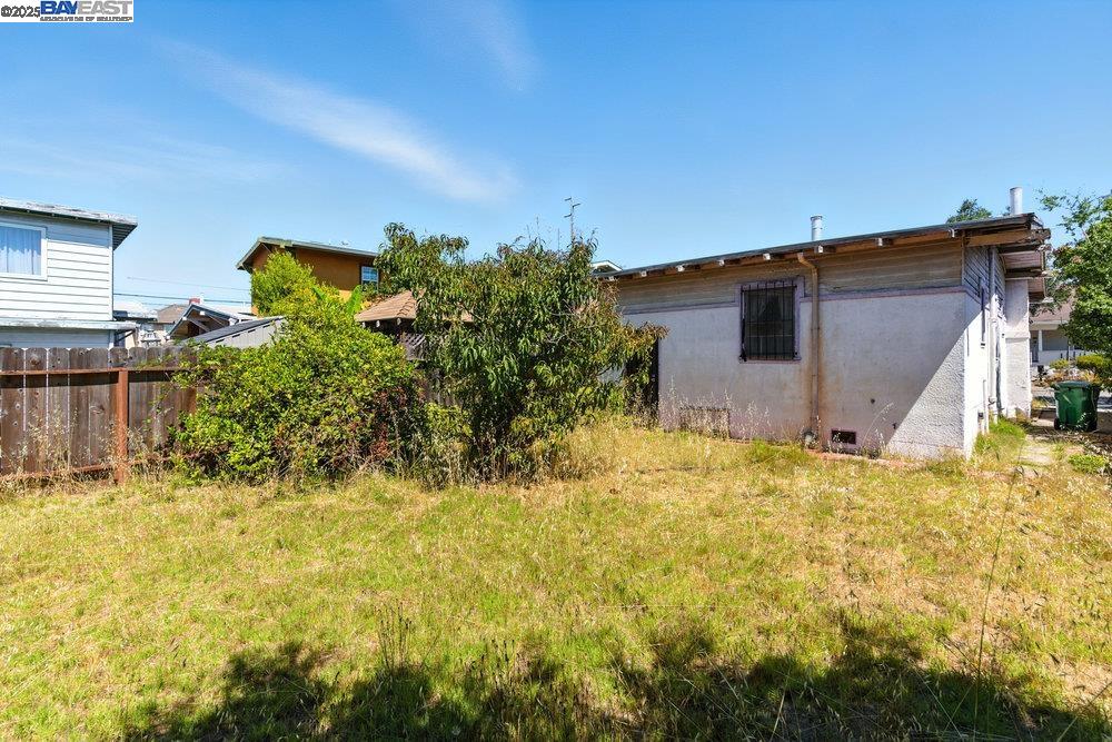 Detail Gallery Image 19 of 29 For 1717 Hibbard St, Alameda,  CA 94501 - 2 Beds | 1 Baths