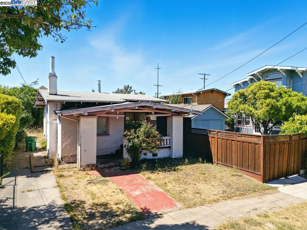 Detail Gallery Image 21 of 29 For 1717 Hibbard St, Alameda,  CA 94501 - 2 Beds | 1 Baths