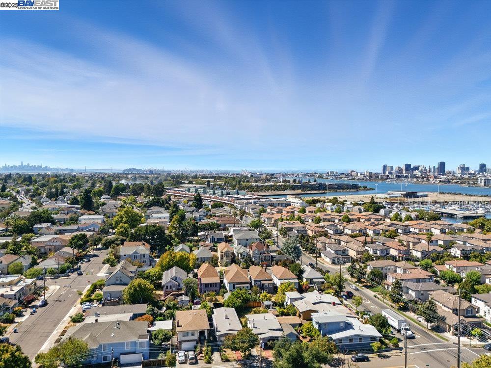 Detail Gallery Image 25 of 29 For 1717 Hibbard St, Alameda,  CA 94501 - 2 Beds | 1 Baths