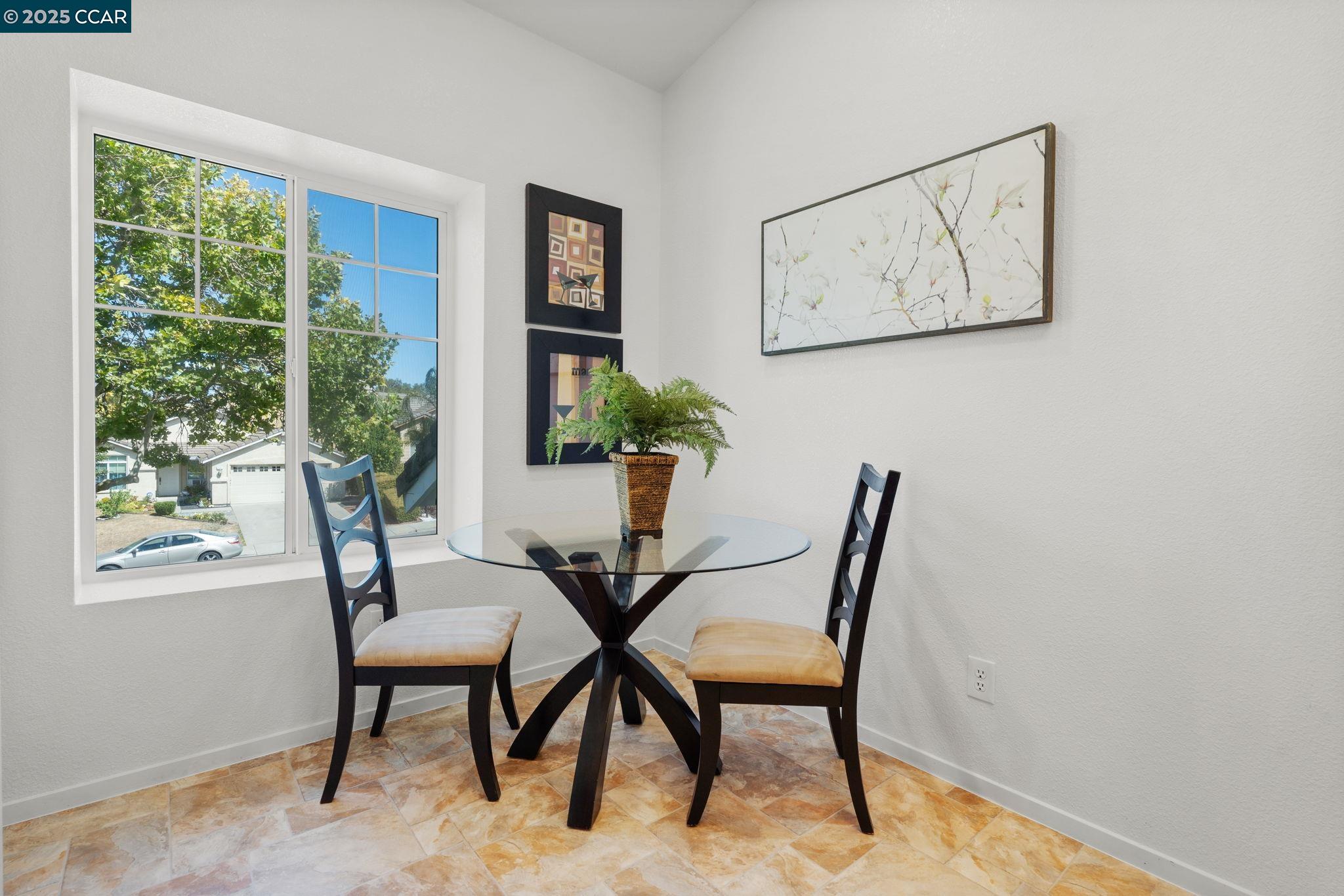 Detail Gallery Image 14 of 48 For 5056 Mesa Ridge Dr, Antioch,  CA 94531 - 4 Beds | 2/1 Baths