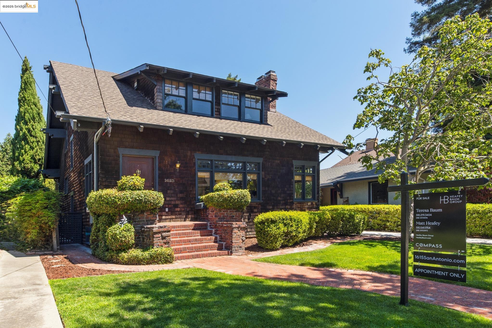 Detail Gallery Image 3 of 51 For 1615 San Antonio Ave, Alameda,  CA 94501-4040 - 3 Beds | 2 Baths