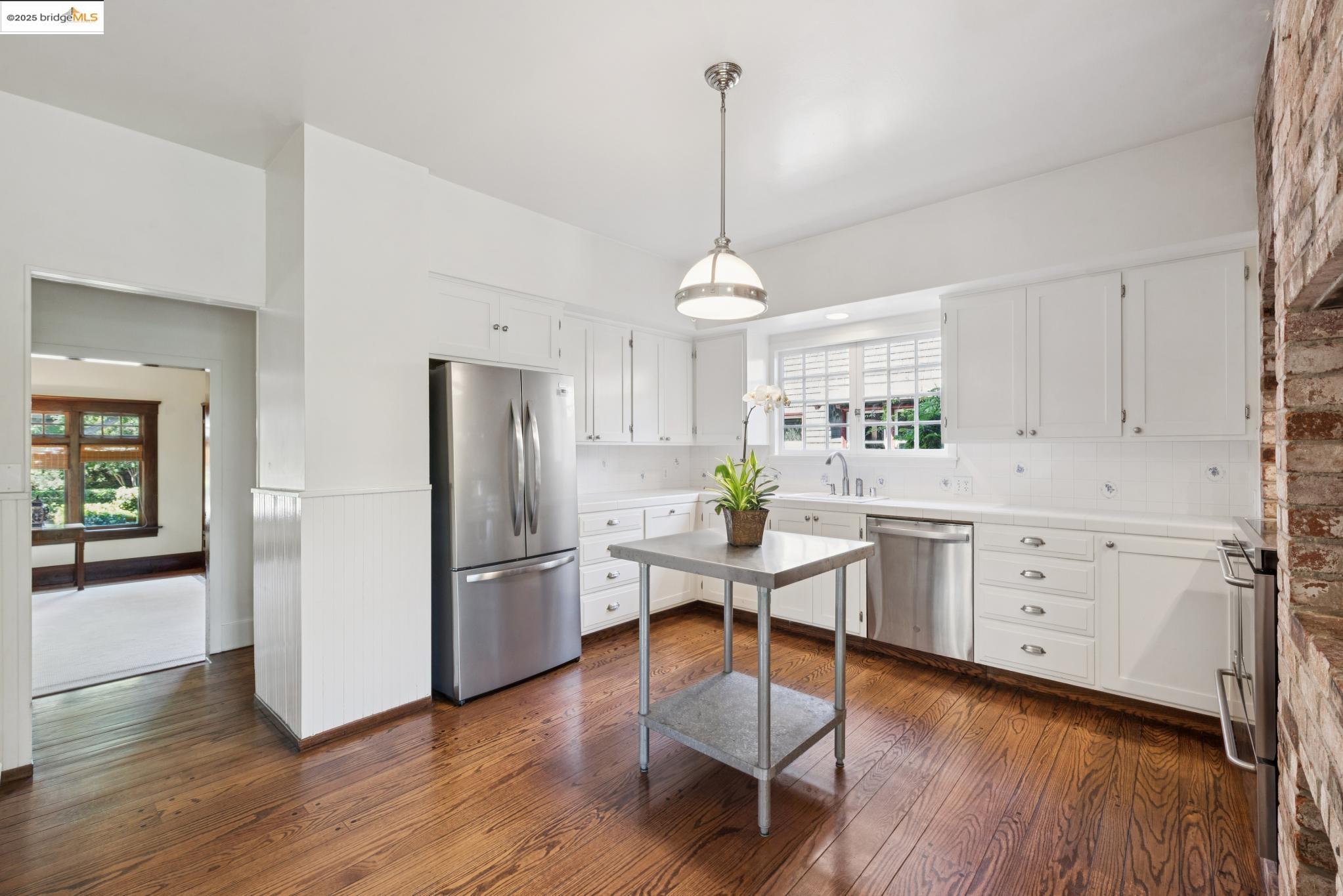 Detail Gallery Image 21 of 51 For 1615 San Antonio Ave, Alameda,  CA 94501-4040 - 3 Beds | 2 Baths