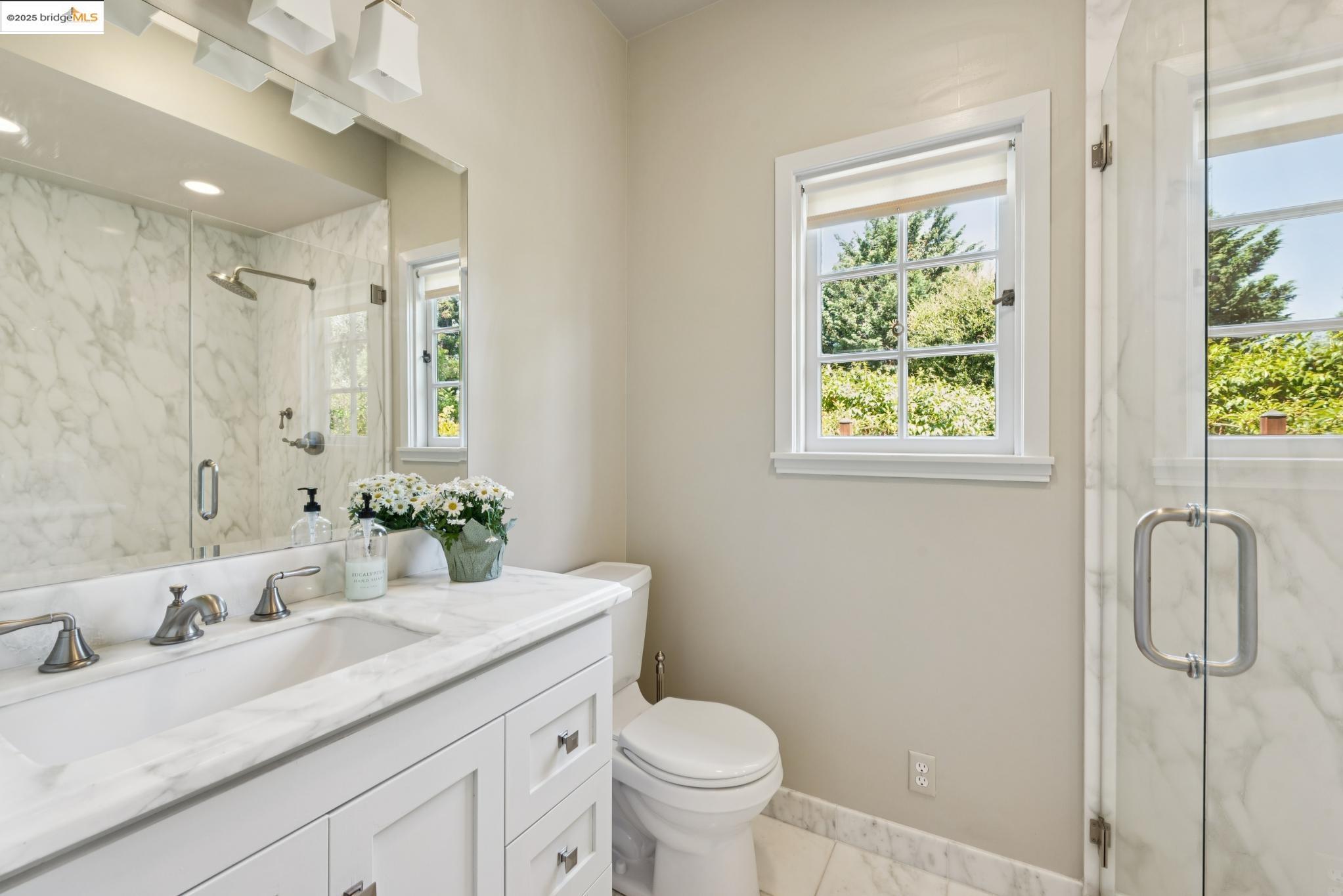 Detail Gallery Image 23 of 51 For 1615 San Antonio Ave, Alameda,  CA 94501-4040 - 3 Beds | 2 Baths