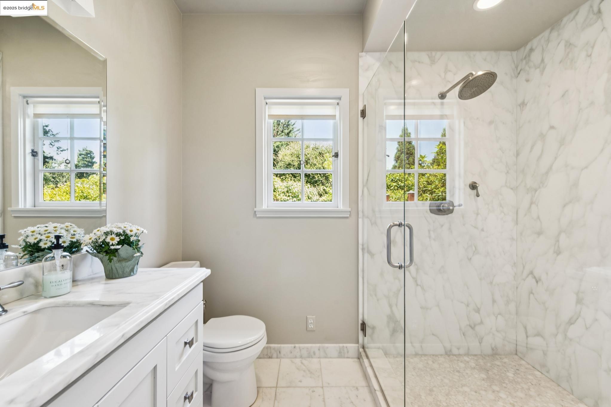 Detail Gallery Image 24 of 51 For 1615 San Antonio Ave, Alameda,  CA 94501-4040 - 3 Beds | 2 Baths