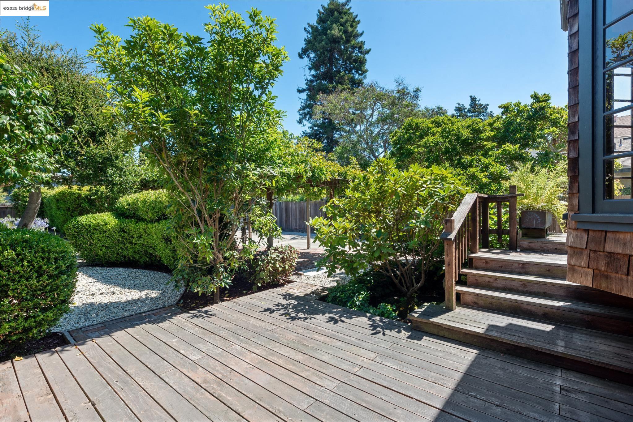 Detail Gallery Image 37 of 51 For 1615 San Antonio Ave, Alameda,  CA 94501-4040 - 3 Beds | 2 Baths